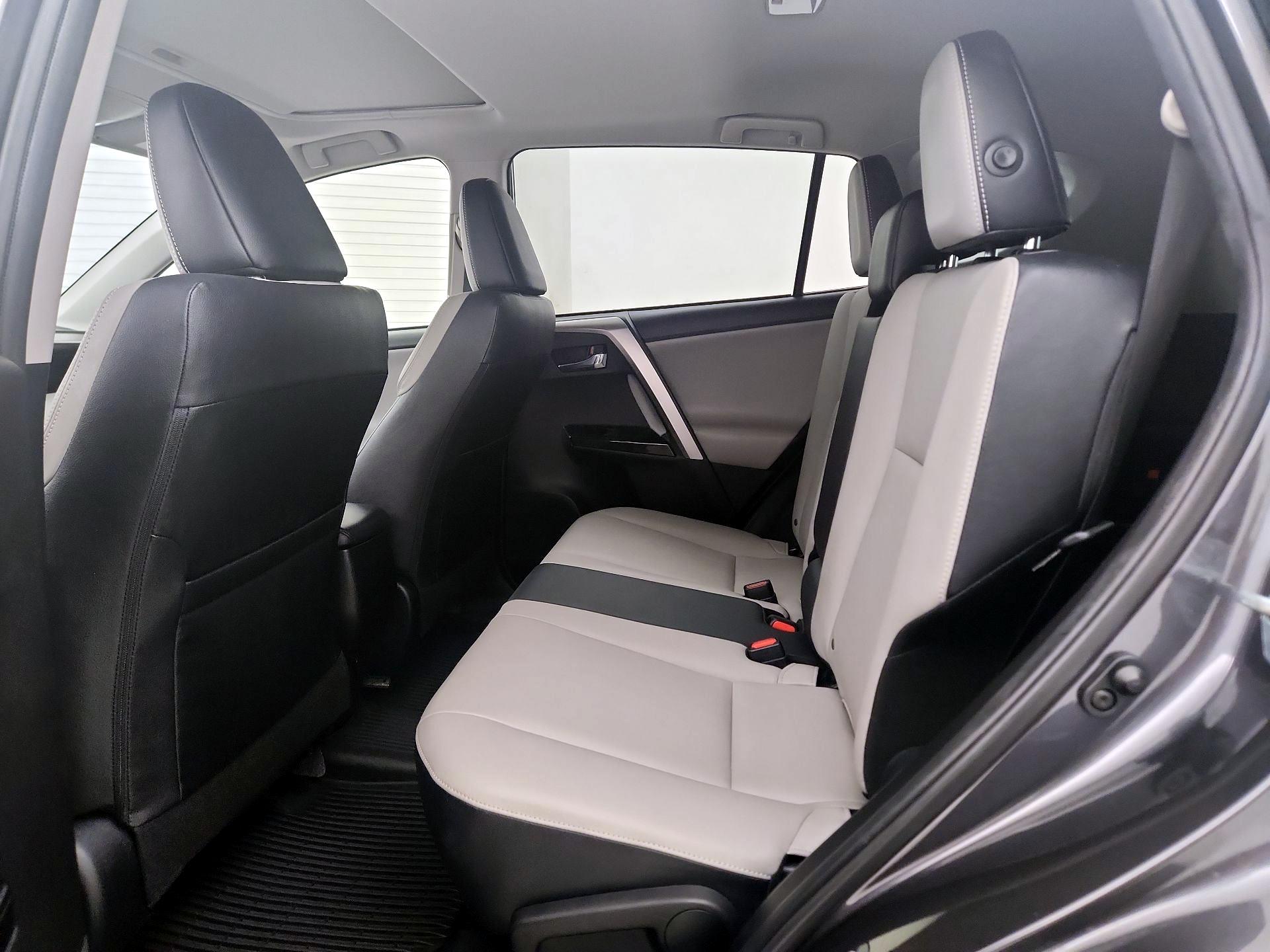 Thumbnail: 2017 Toyota RAV4 - 20