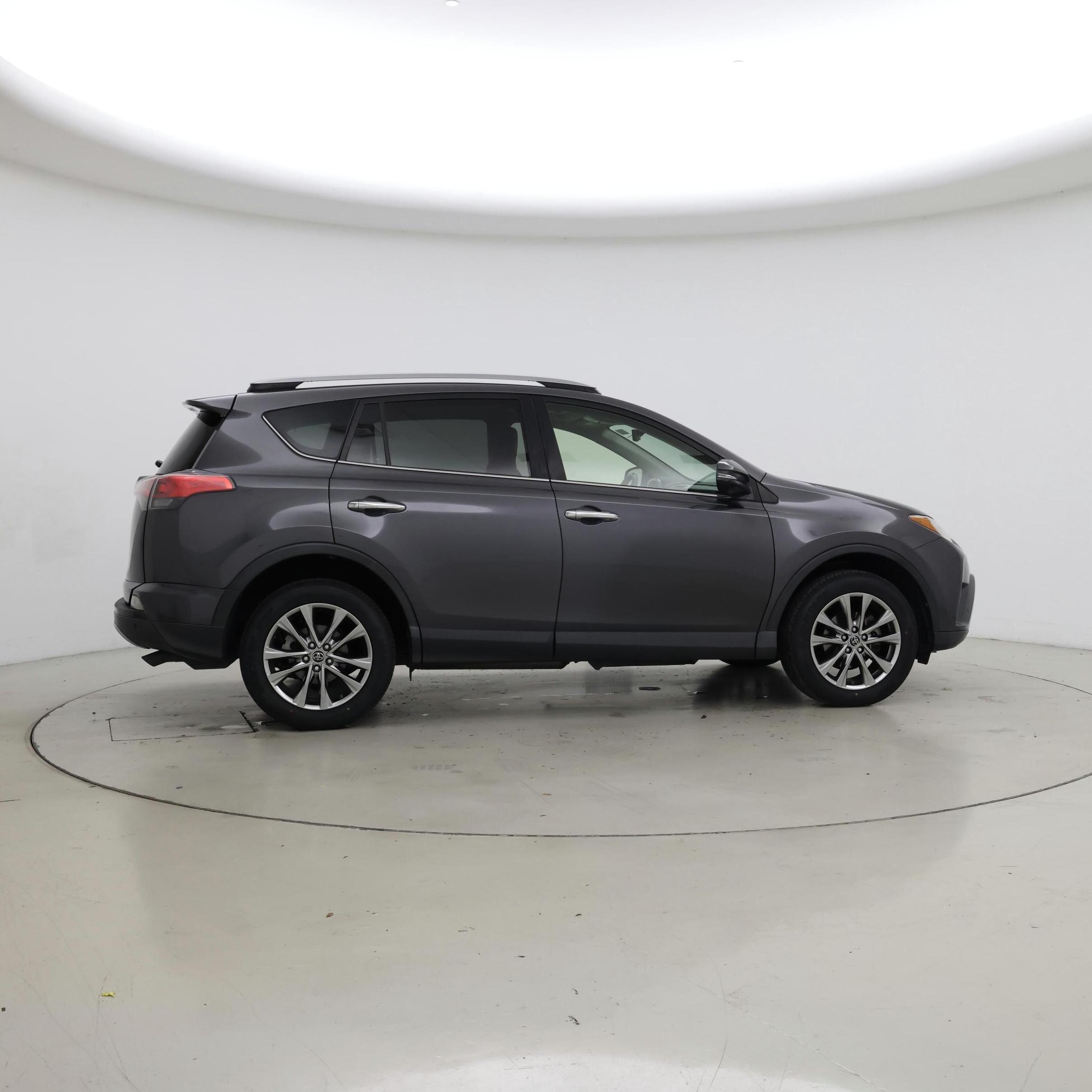Thumbnail: 2017 Toyota RAV4 - 8