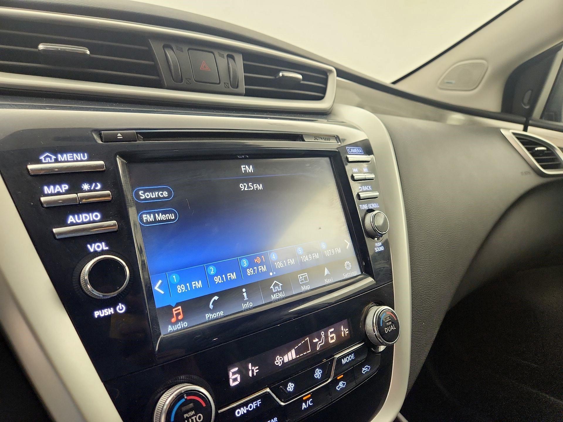 Thumbnail: 2016 Nissan Murano - 16