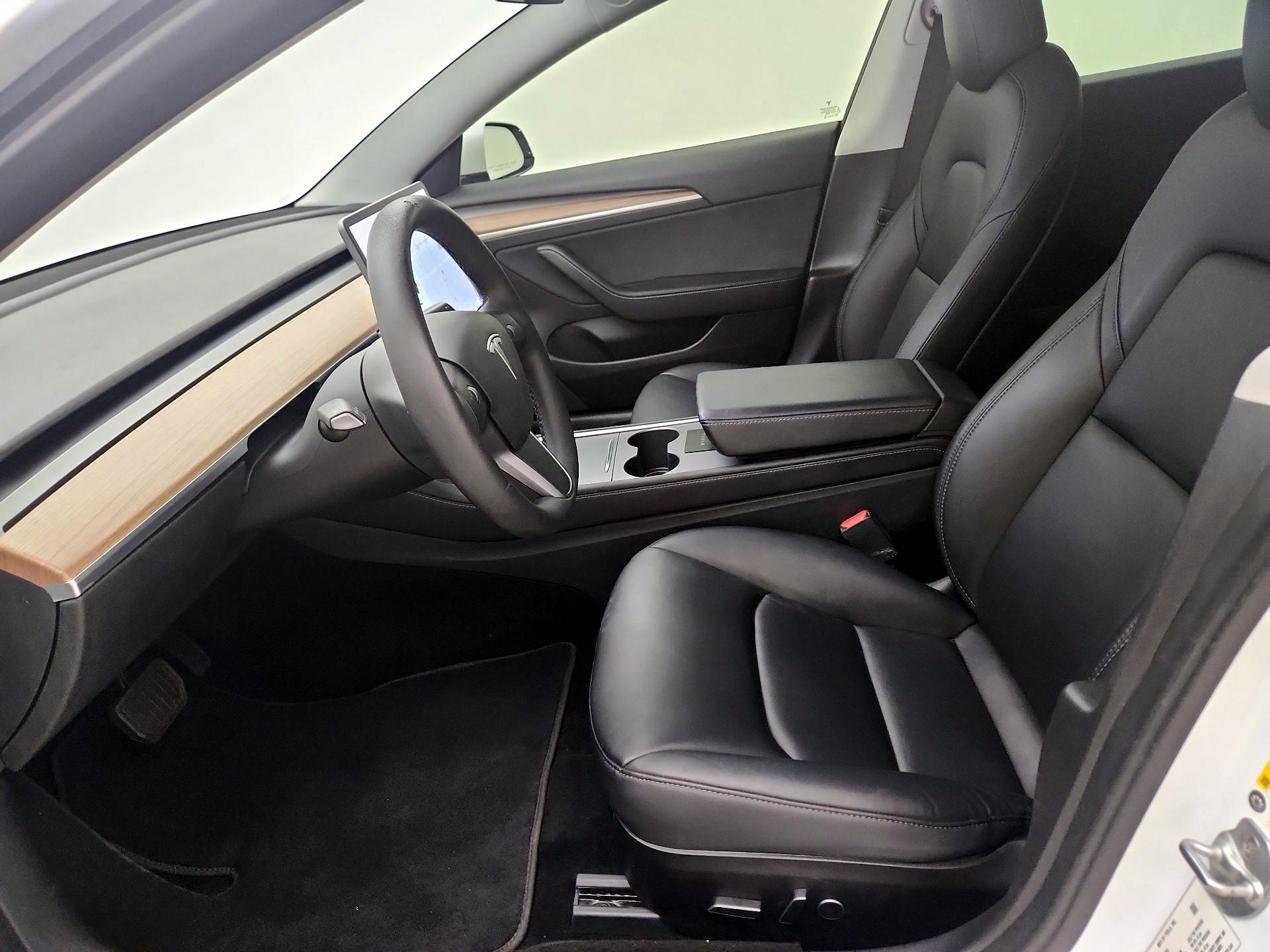 Thumbnail: 2021 Tesla Model 3 - 11