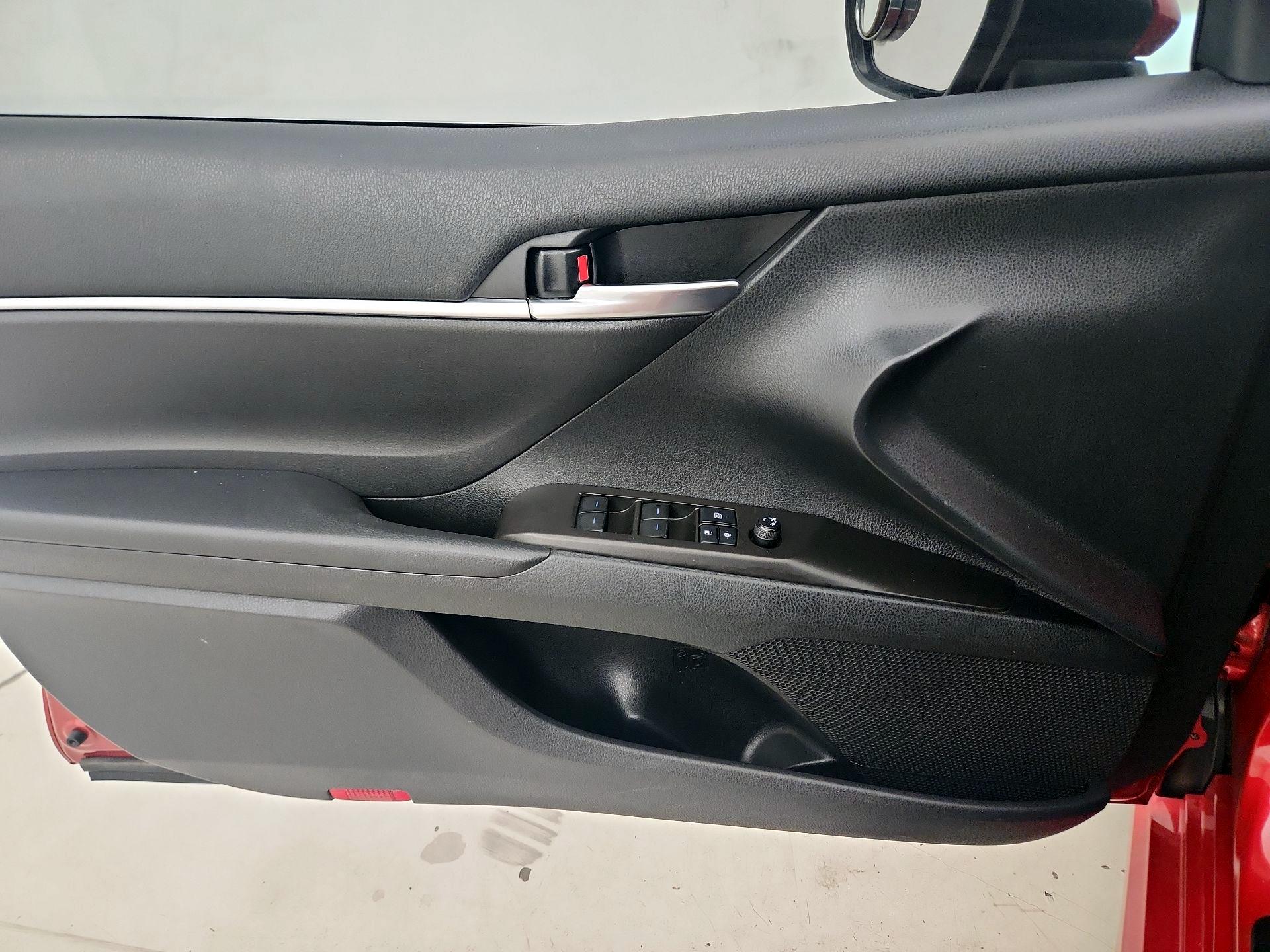 Thumbnail: 2022 Toyota Camry - 12