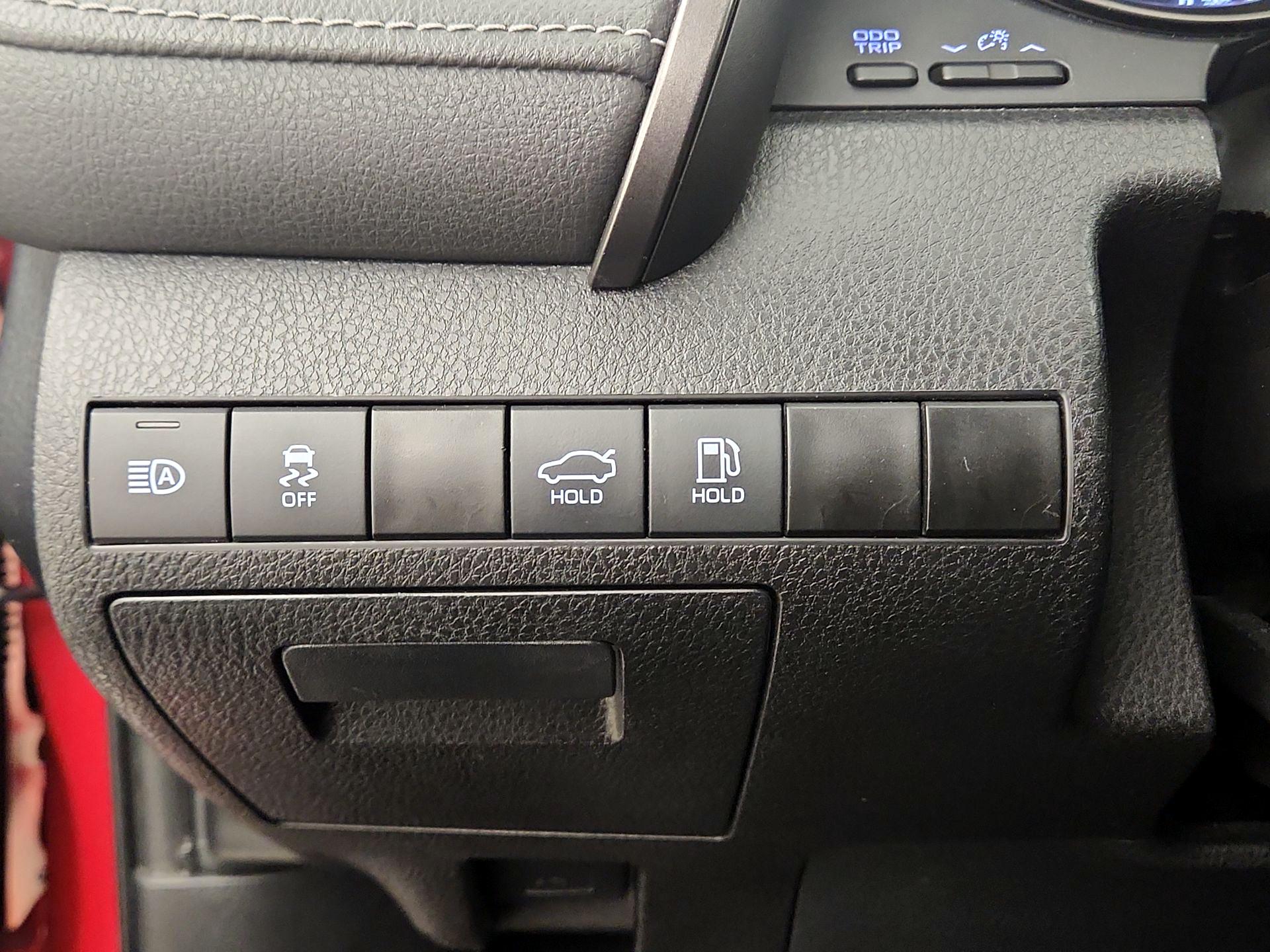 Thumbnail: 2022 Toyota Camry - 13