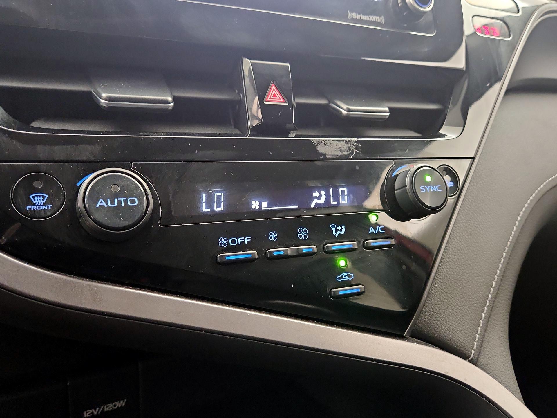 Thumbnail: 2022 Toyota Camry - 16