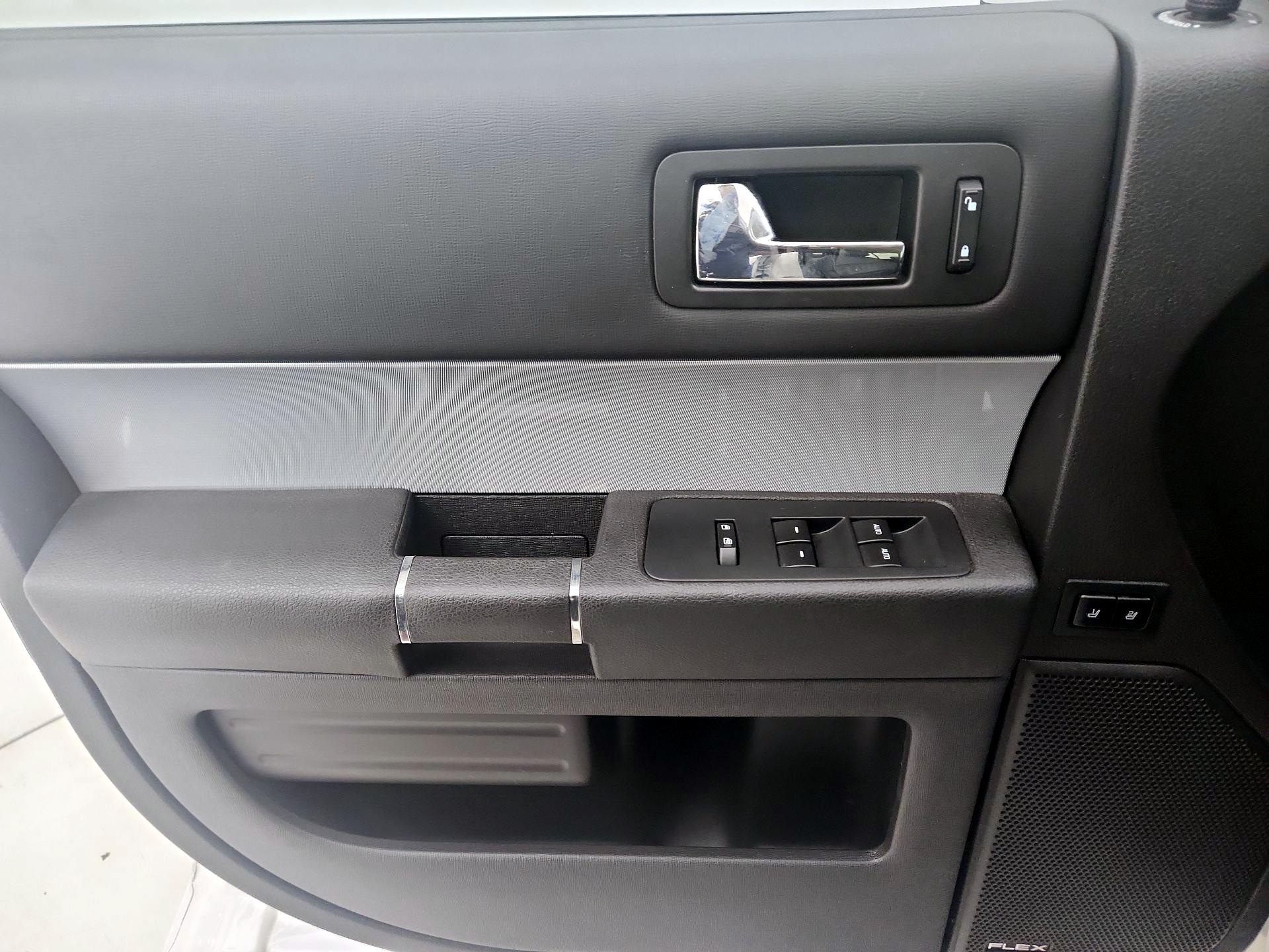 Thumbnail: 2015 Ford Flex - 12