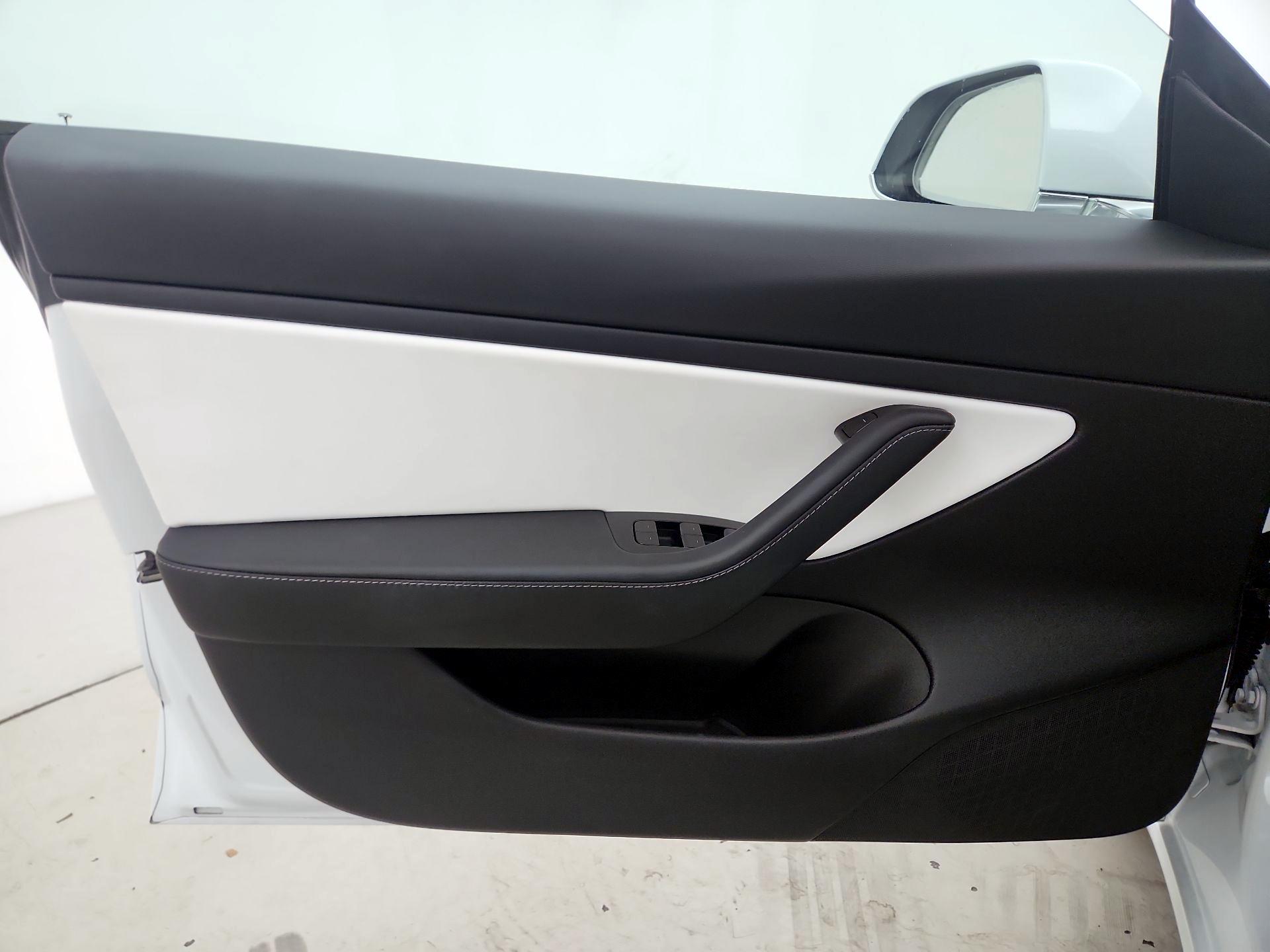 Thumbnail: 2020 Tesla Model 3 - 12