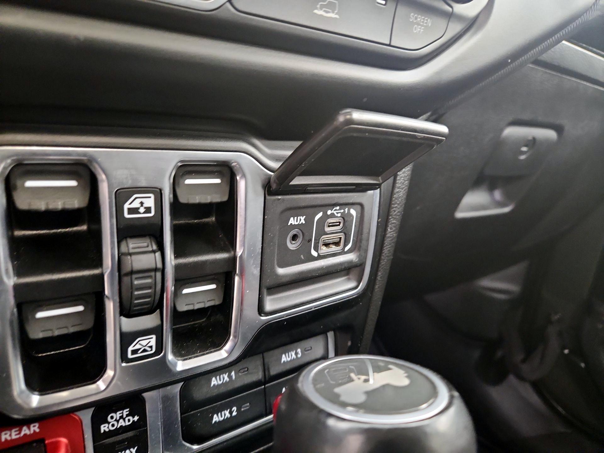 Thumbnail: 2022 Jeep Wrangler - 19