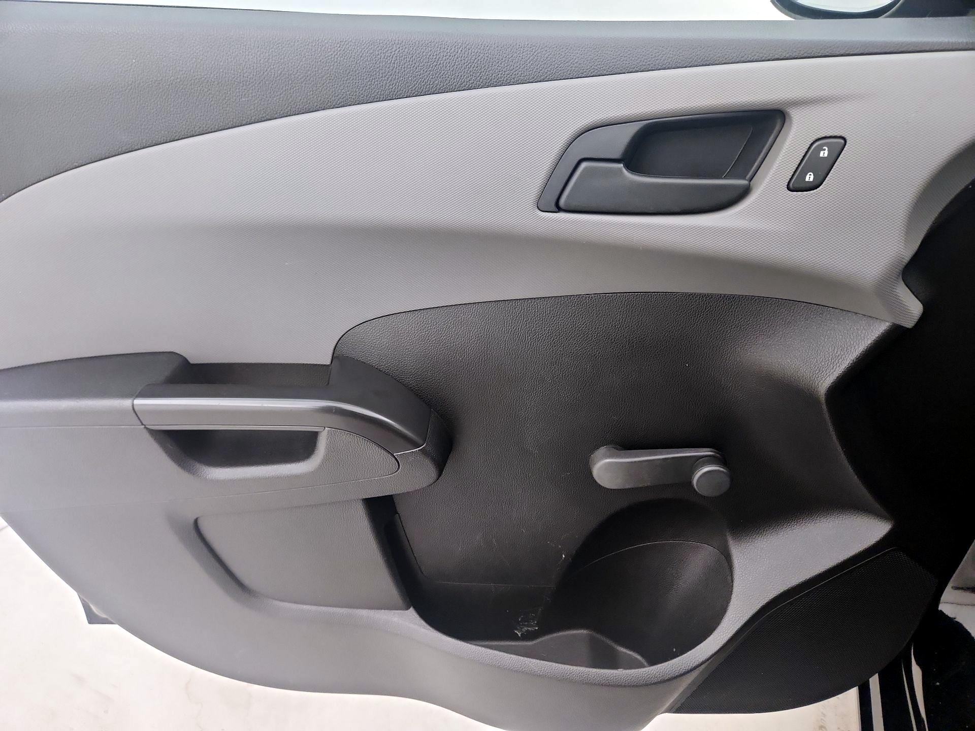 Thumbnail: 2018 Chevrolet Sonic - 12