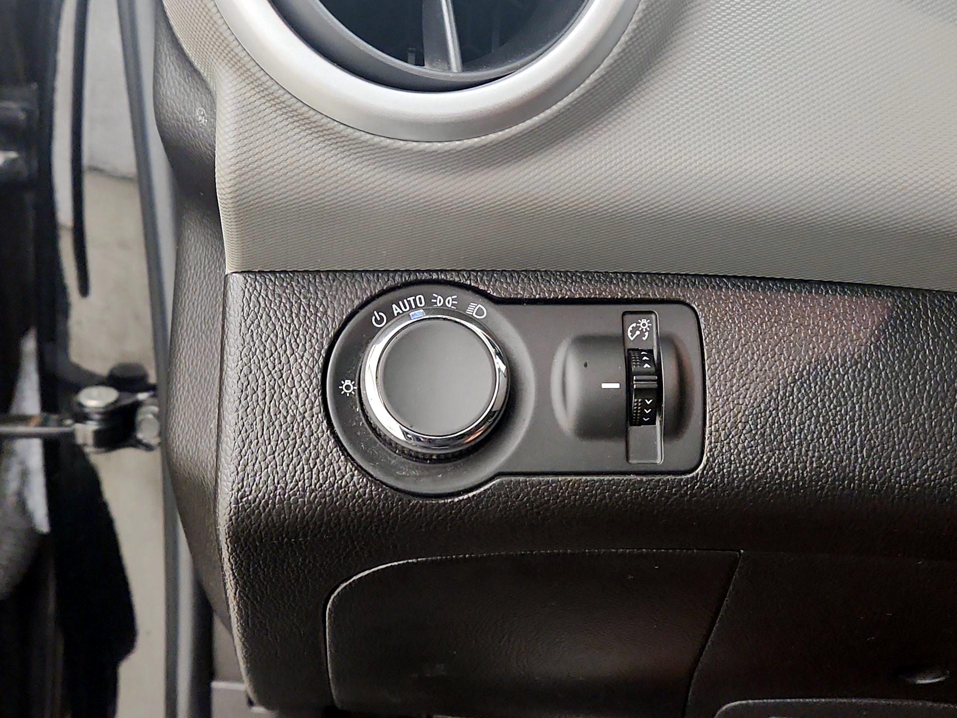 Thumbnail: 2018 Chevrolet Sonic - 13