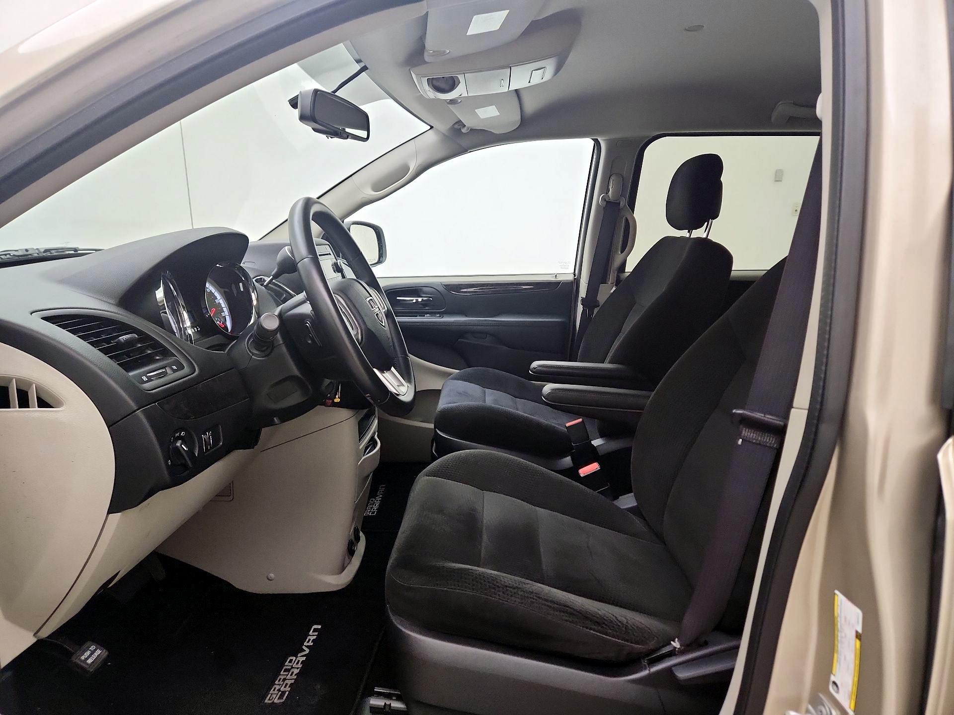 Thumbnail: 2015 Dodge Grand Caravan - 11