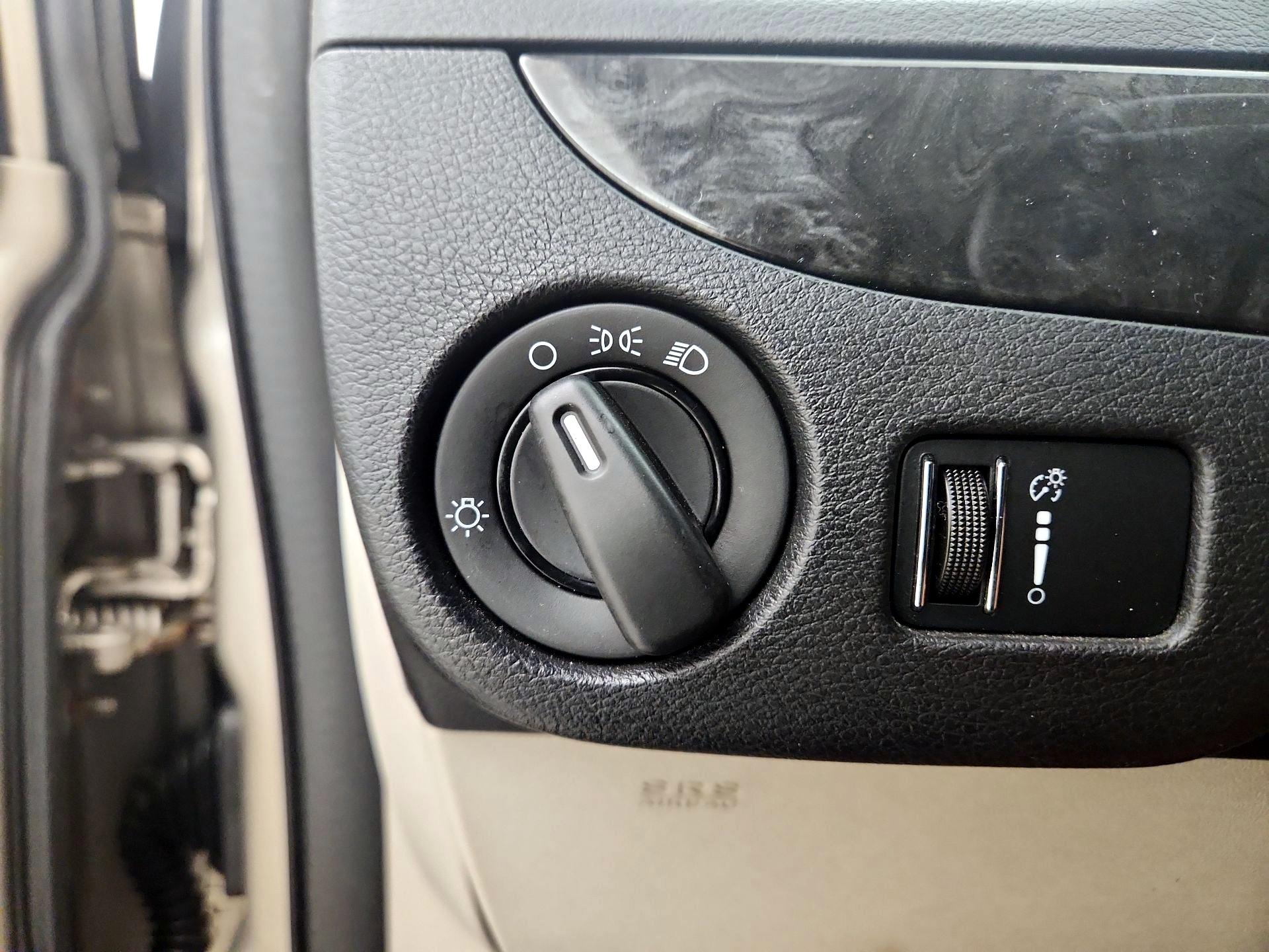 Thumbnail: 2015 Dodge Grand Caravan - 13