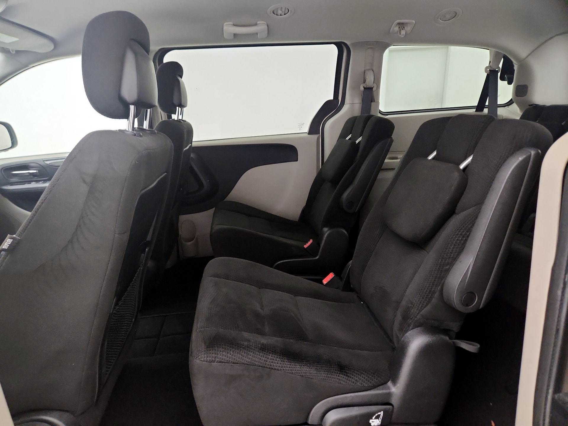 Thumbnail: 2015 Dodge Grand Caravan - 17