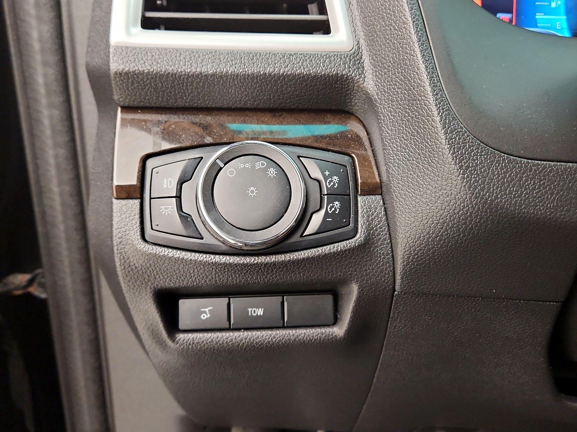 Thumbnail: 2014 Ford Explorer - 13