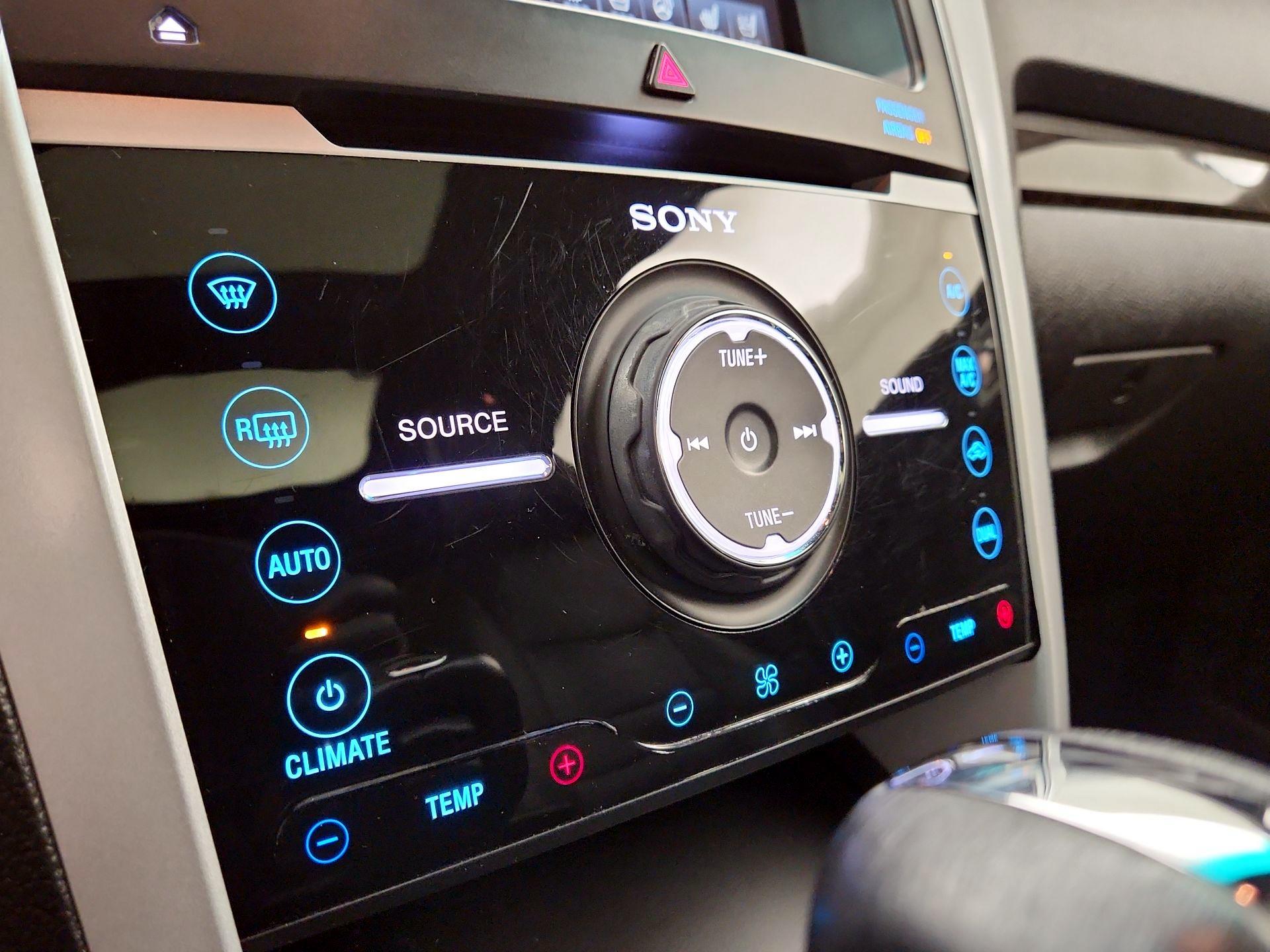 Thumbnail: 2014 Ford Explorer - 17