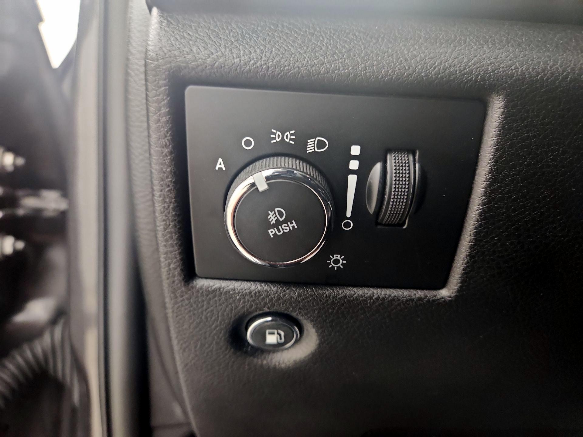 Thumbnail: 2019 Jeep Grand Cherokee - 13