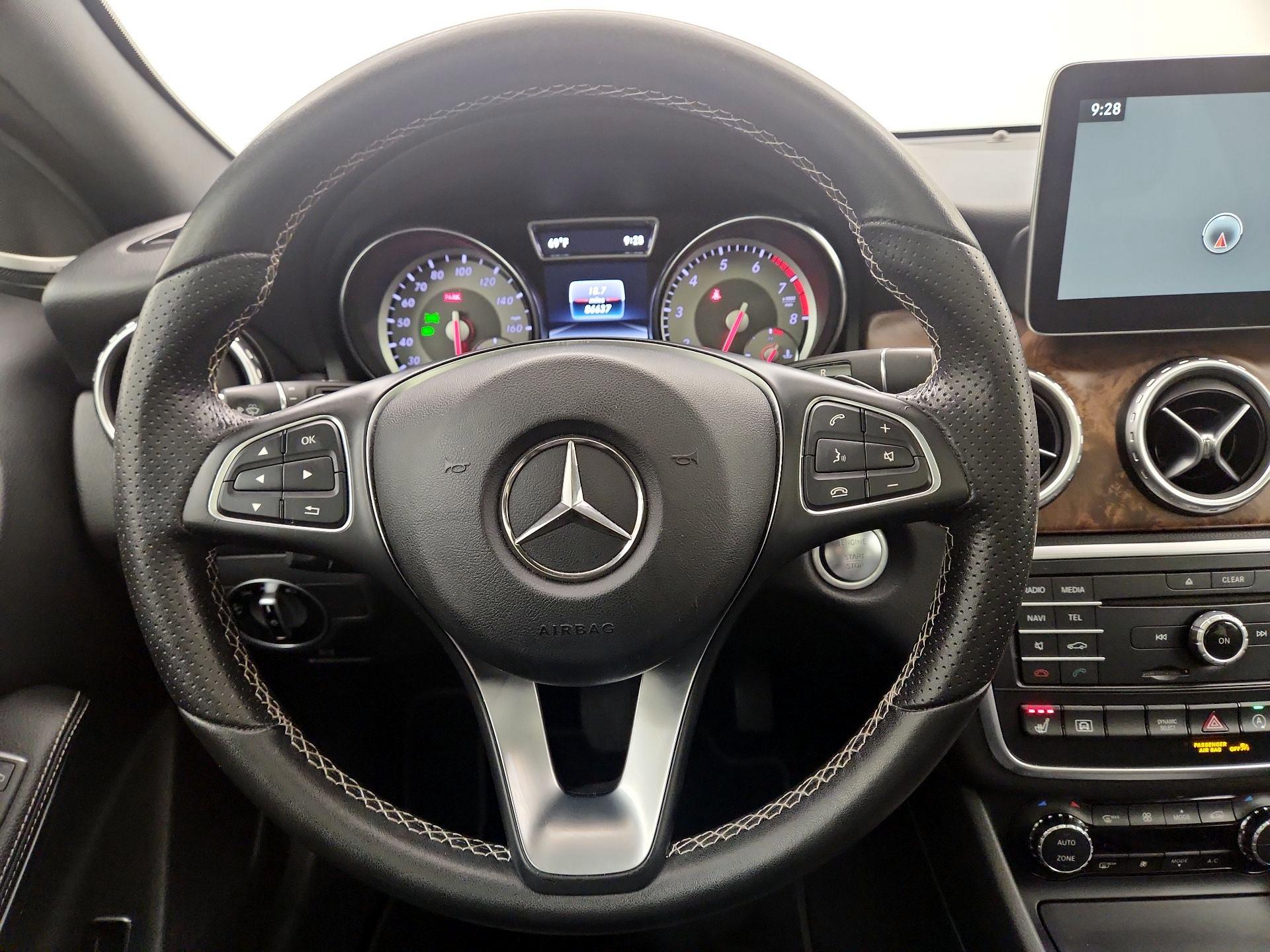 Thumbnail: 2017 Mercedes-Benz GLA - 10