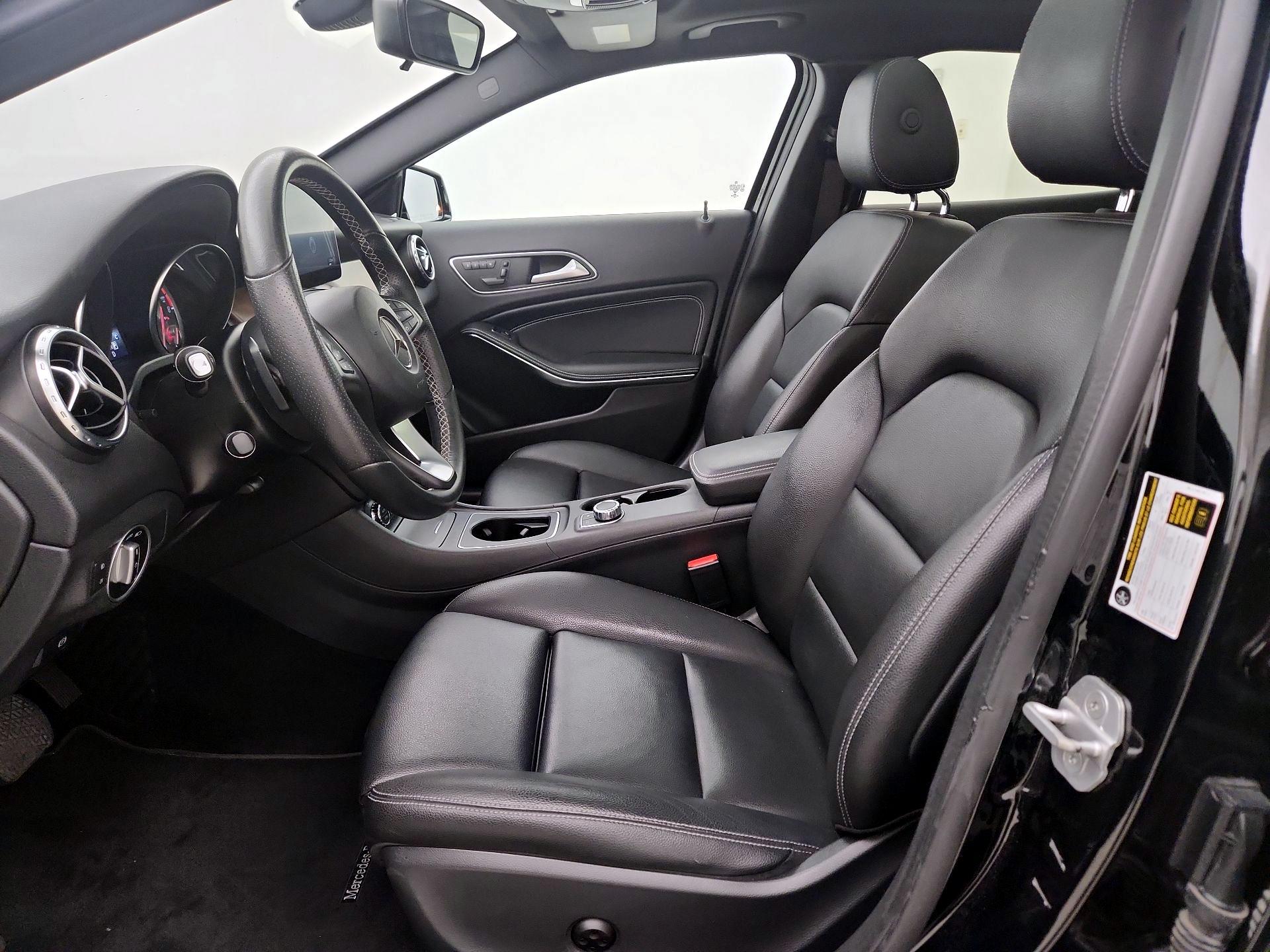 Thumbnail: 2017 Mercedes-Benz GLA - 11