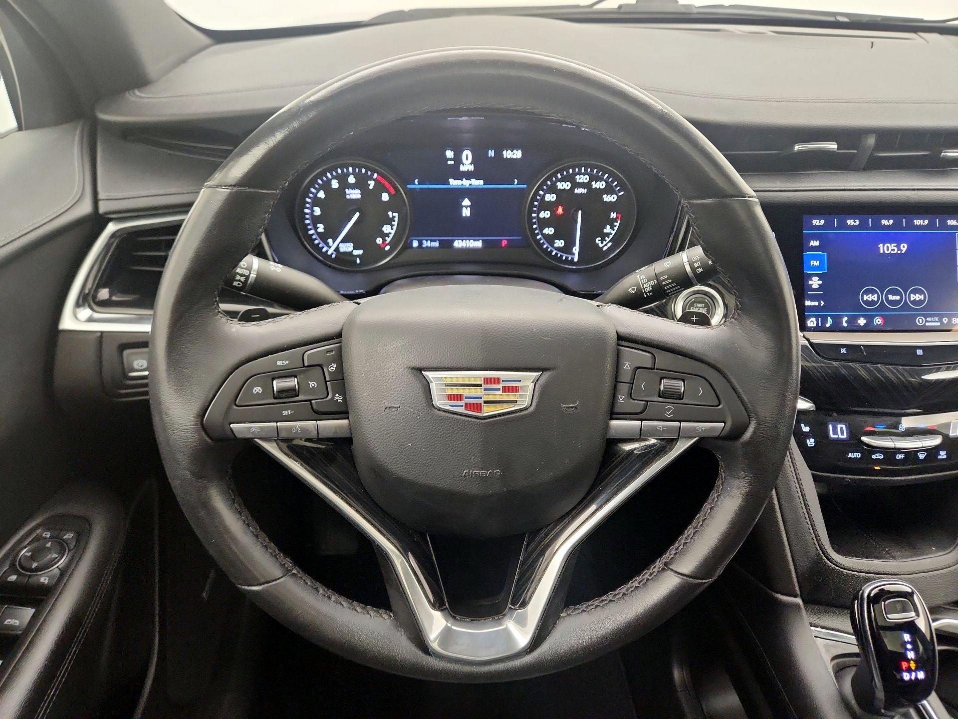 Thumbnail: 2021 Cadillac XT6 - 10