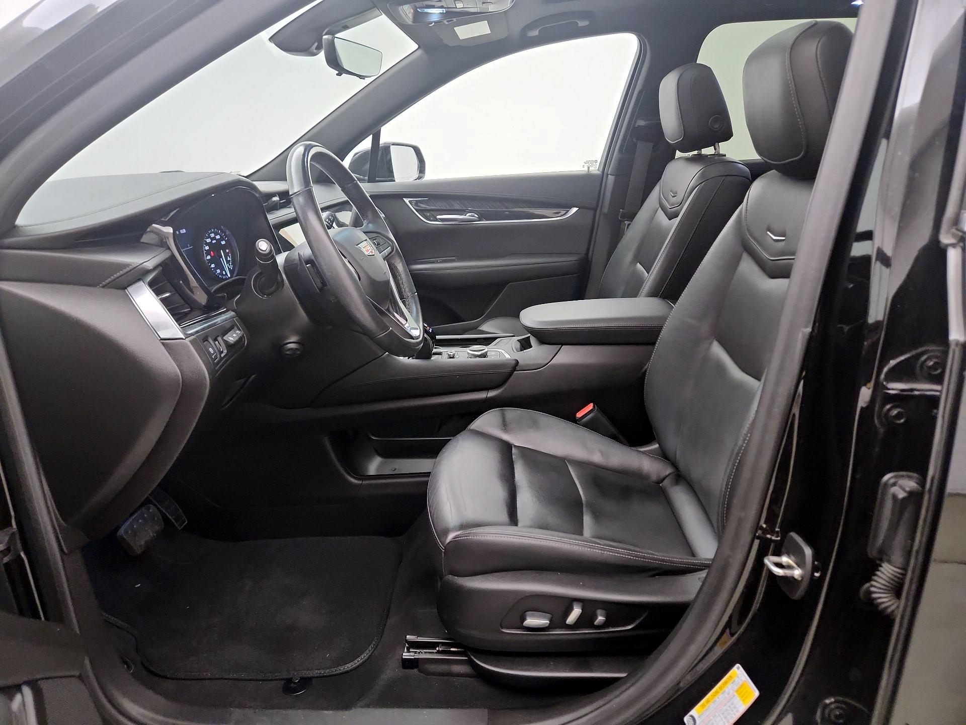 Thumbnail: 2021 Cadillac XT6 - 11