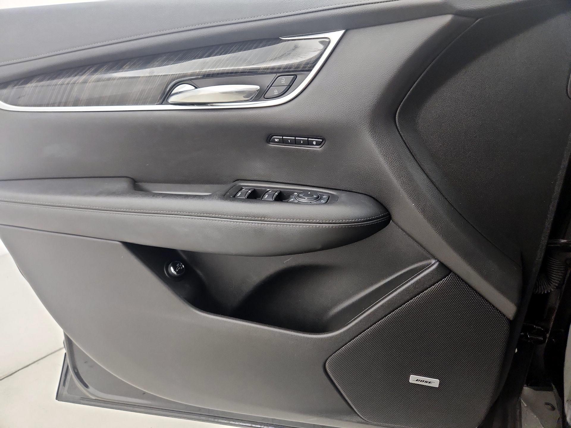 Thumbnail: 2021 Cadillac XT6 - 12