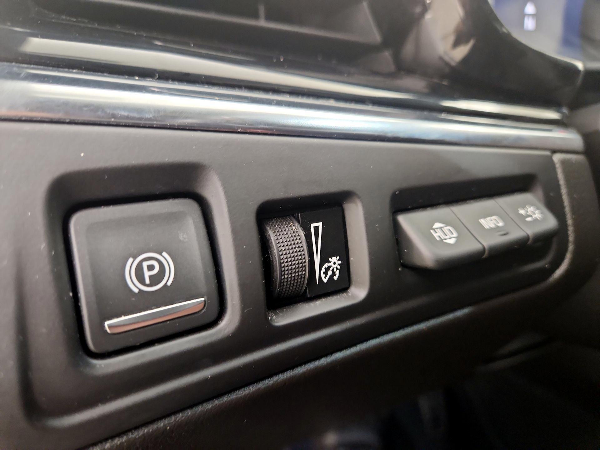 Thumbnail: 2021 Cadillac XT6 - 13