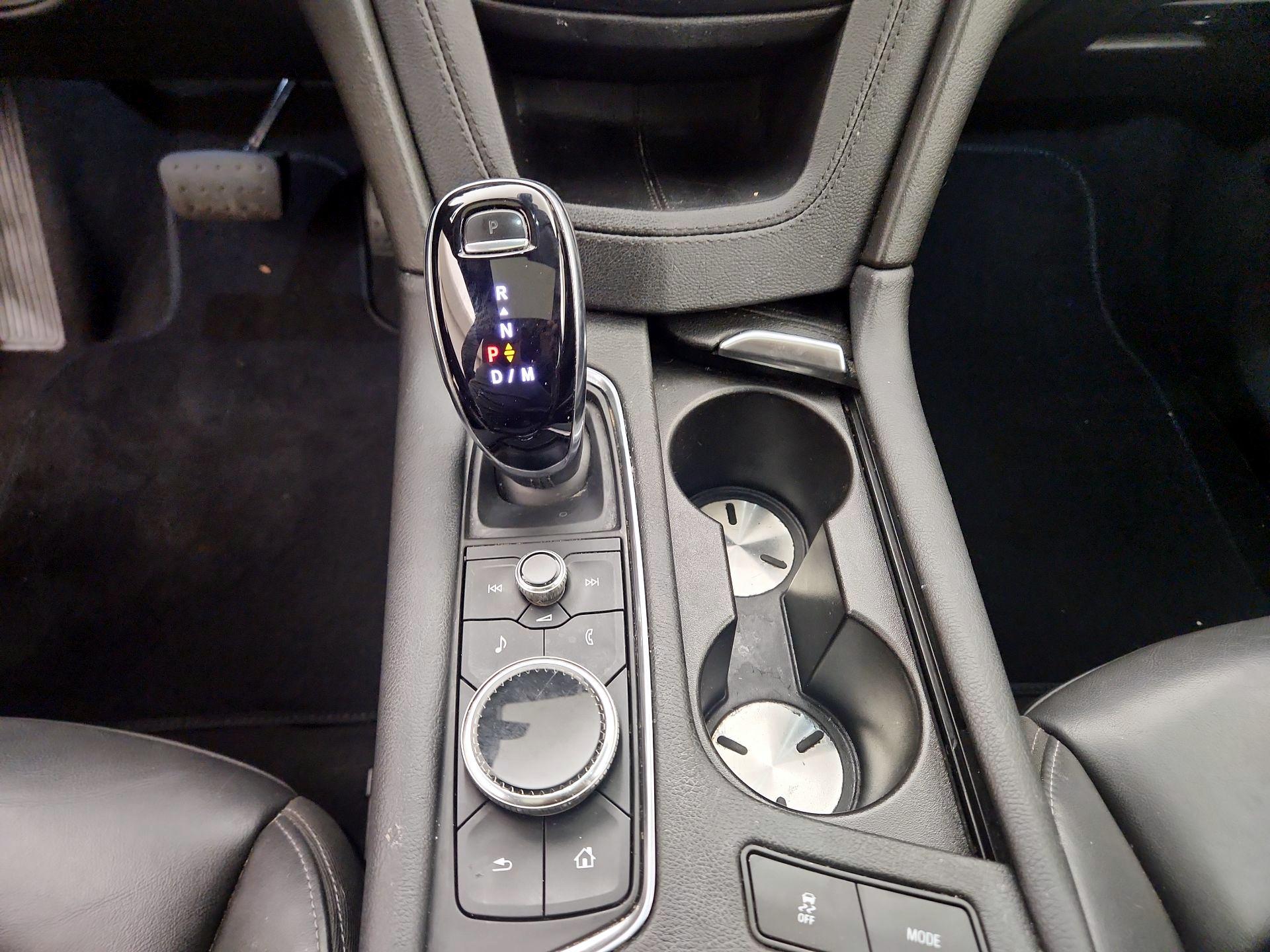 Thumbnail: 2021 Cadillac XT6 - 17