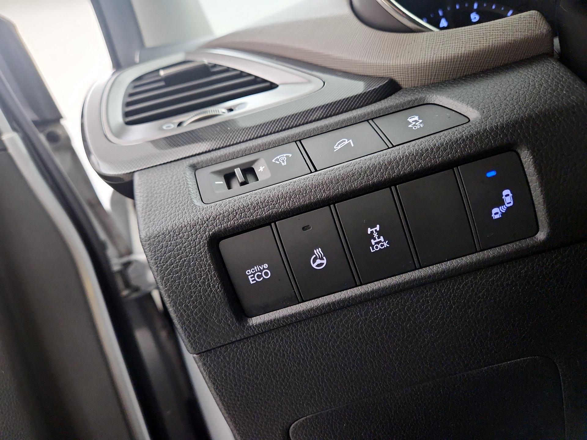 Thumbnail: 2015 Hyundai Santa Fe - 13