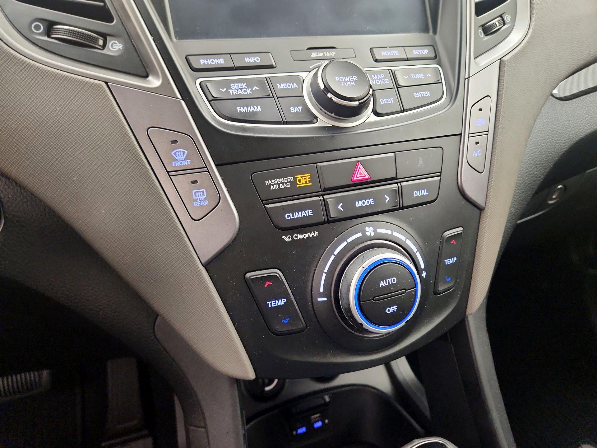 Thumbnail: 2015 Hyundai Santa Fe - 17