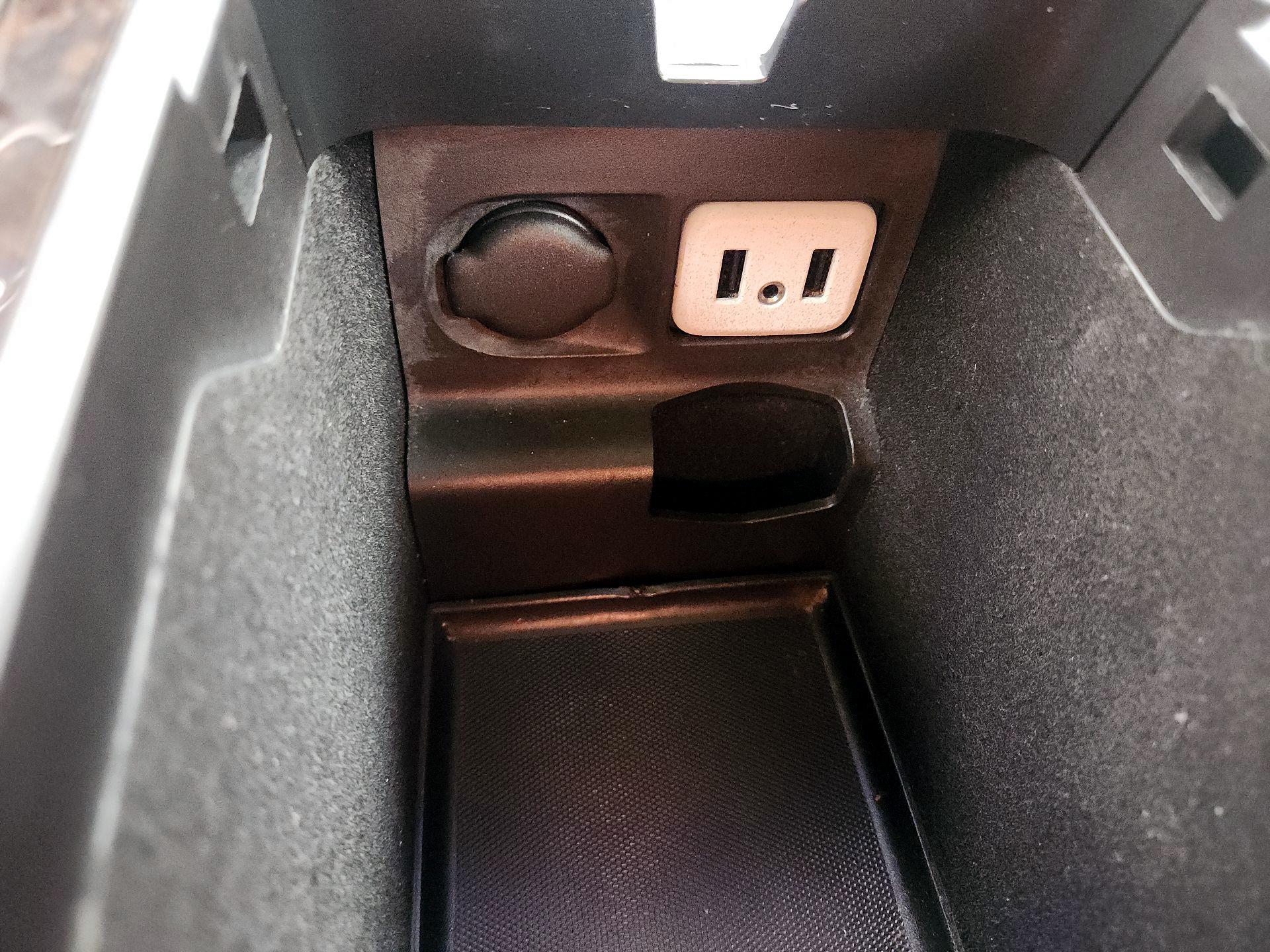 Thumbnail: 2016 Cadillac XTS - 18