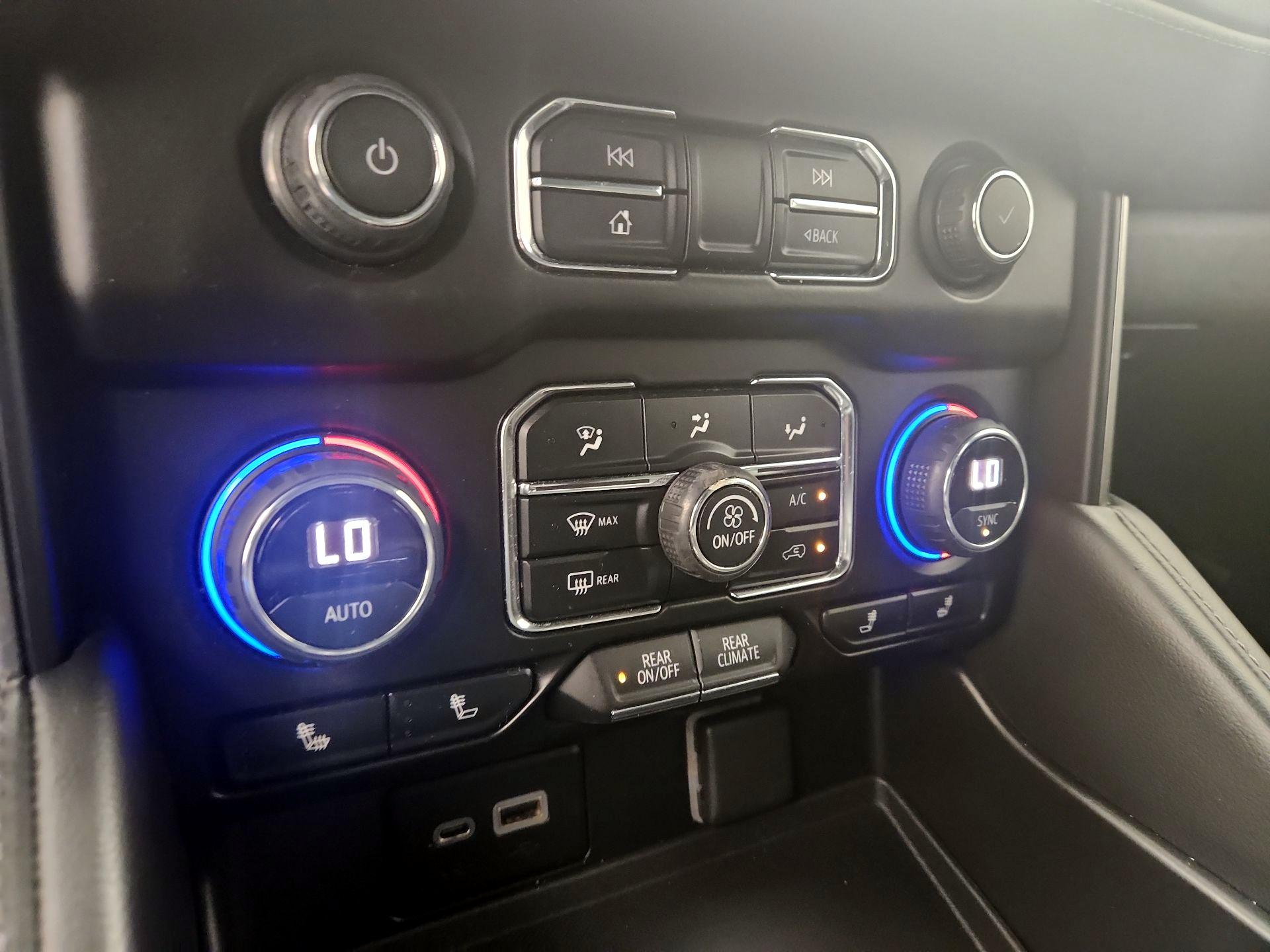 Thumbnail: 2021 Chevrolet Tahoe - 17