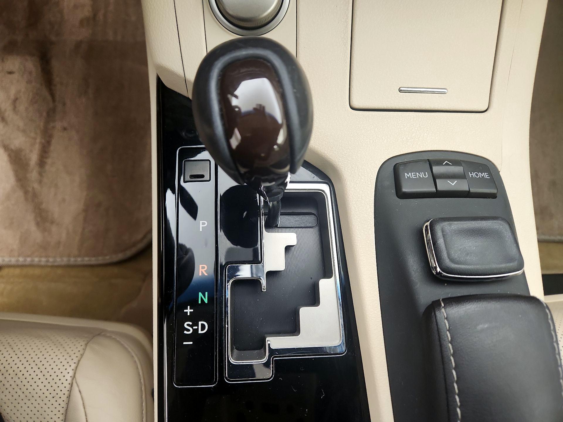 Thumbnail: 2015 Lexus ES - 17