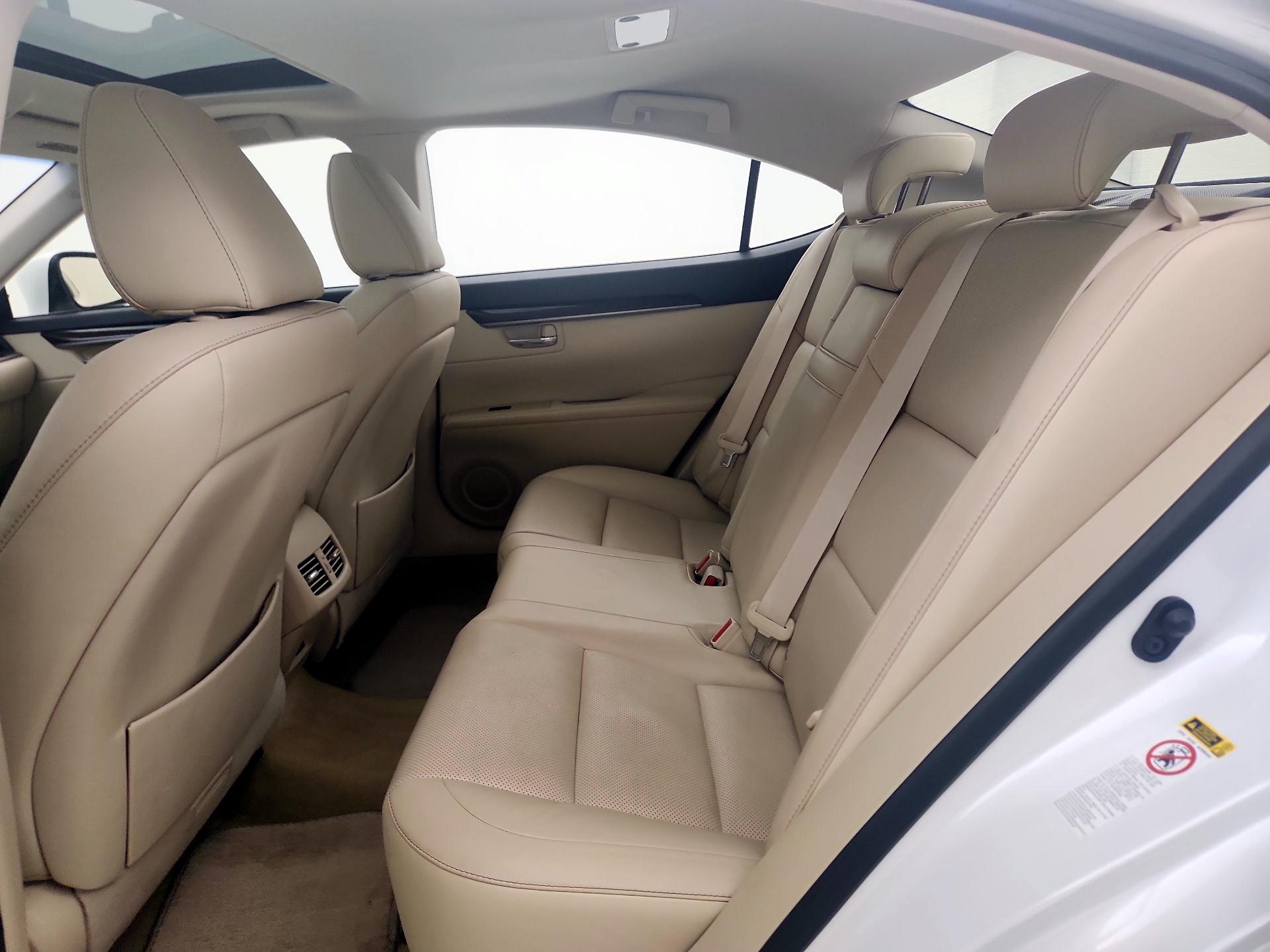 Thumbnail: 2015 Lexus ES - 20