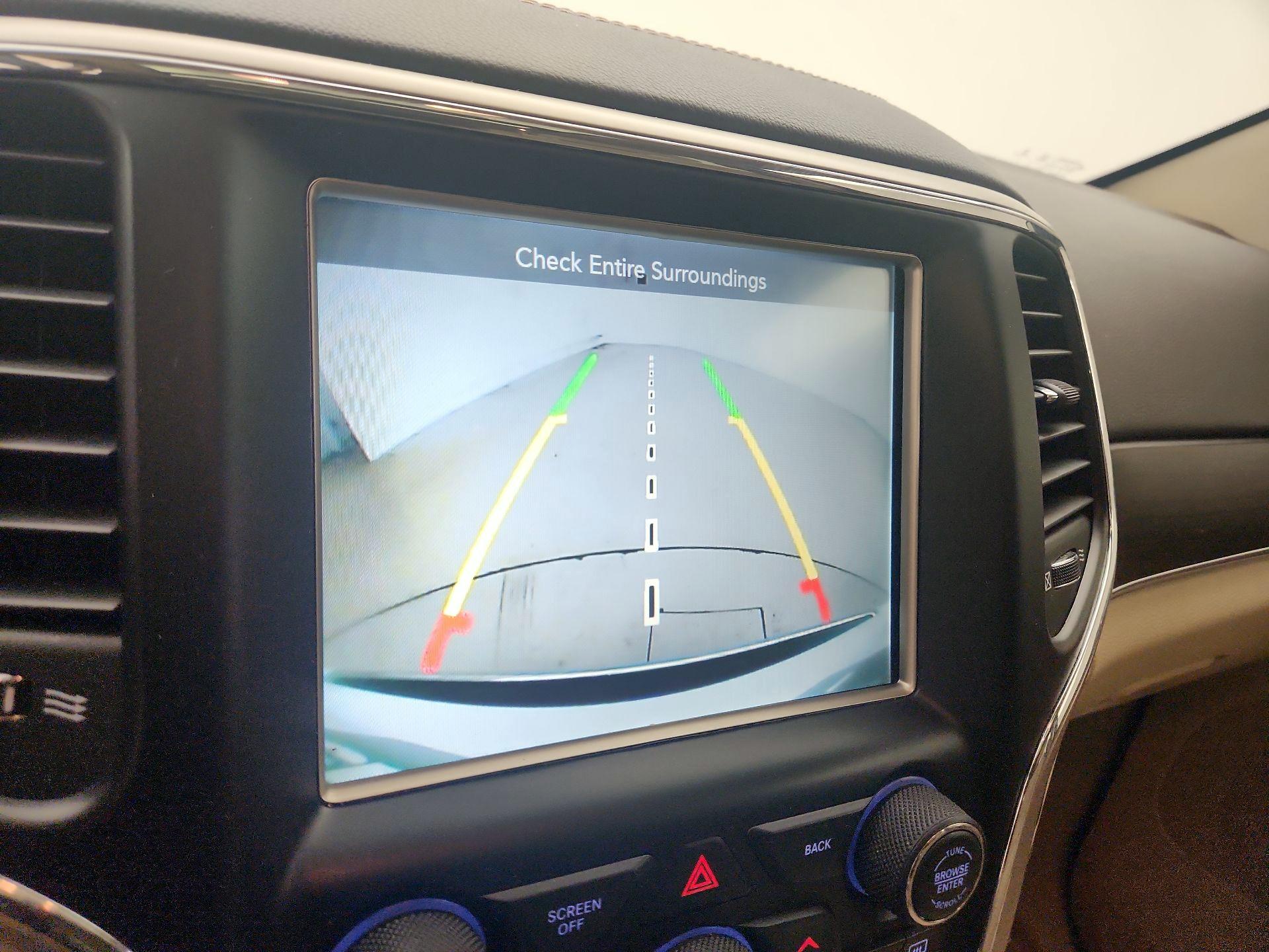 Thumbnail: 2017 Jeep Grand Cherokee - 15