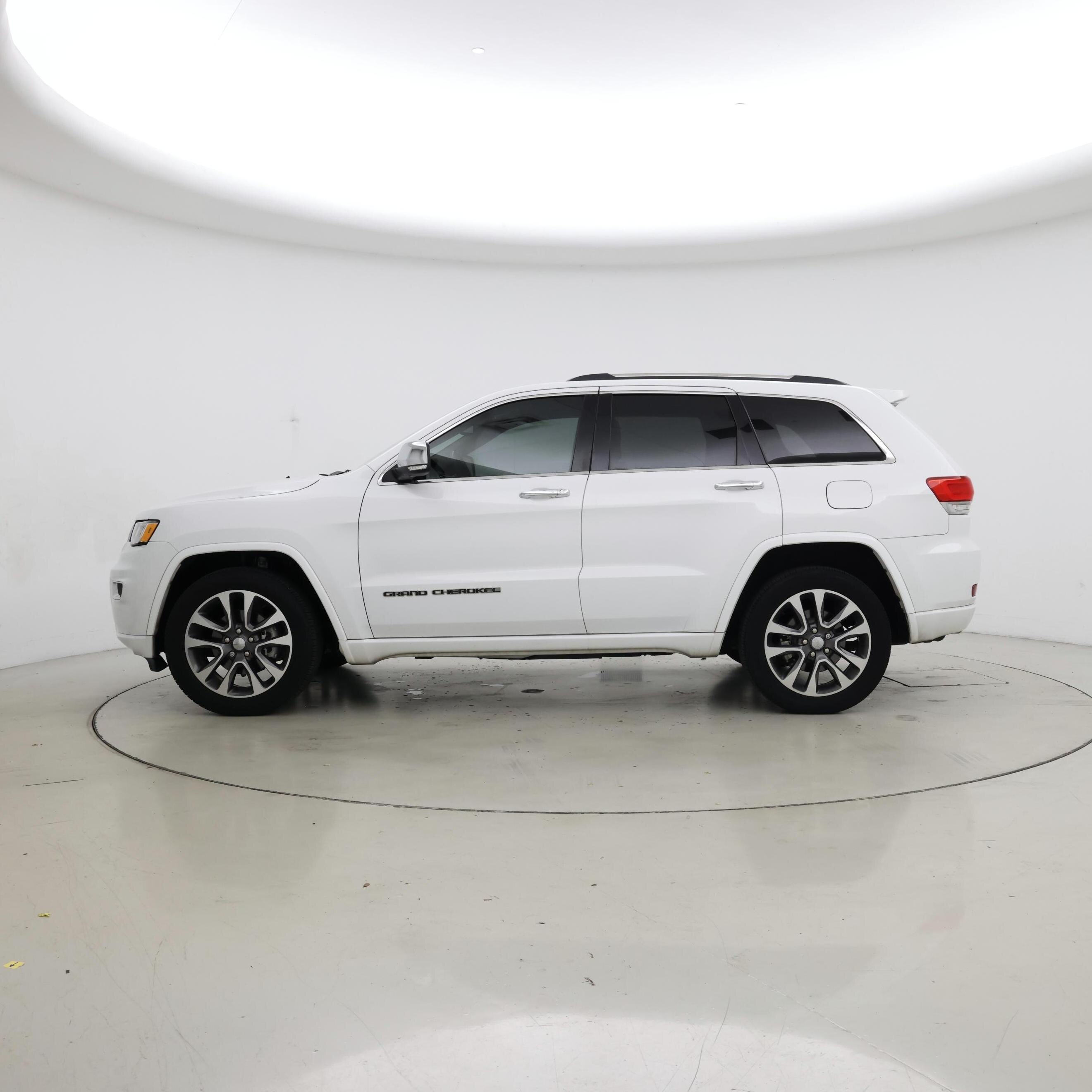 Thumbnail: 2017 Jeep Grand Cherokee - 3