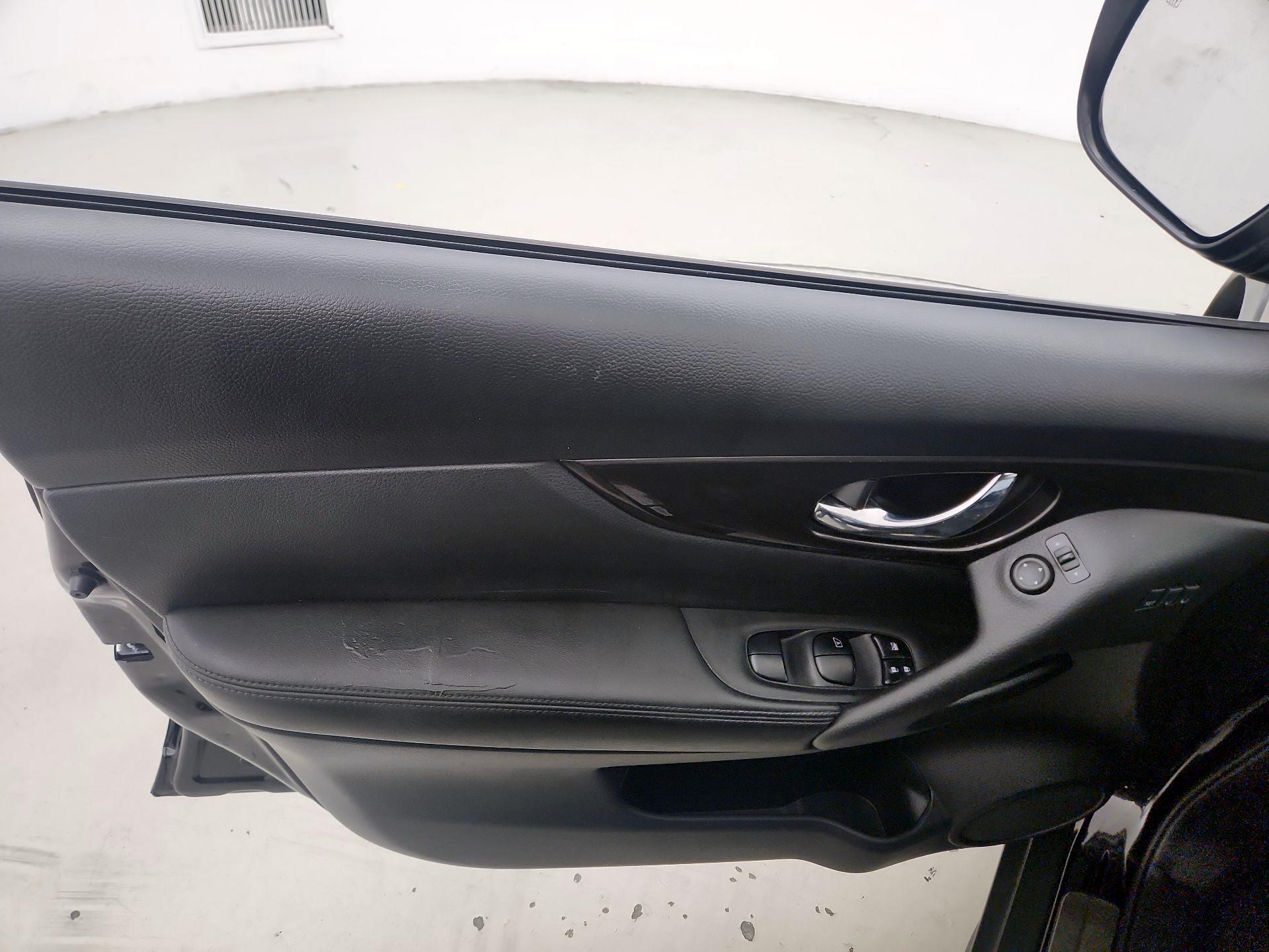 Thumbnail: 2019 Nissan Rogue - 12