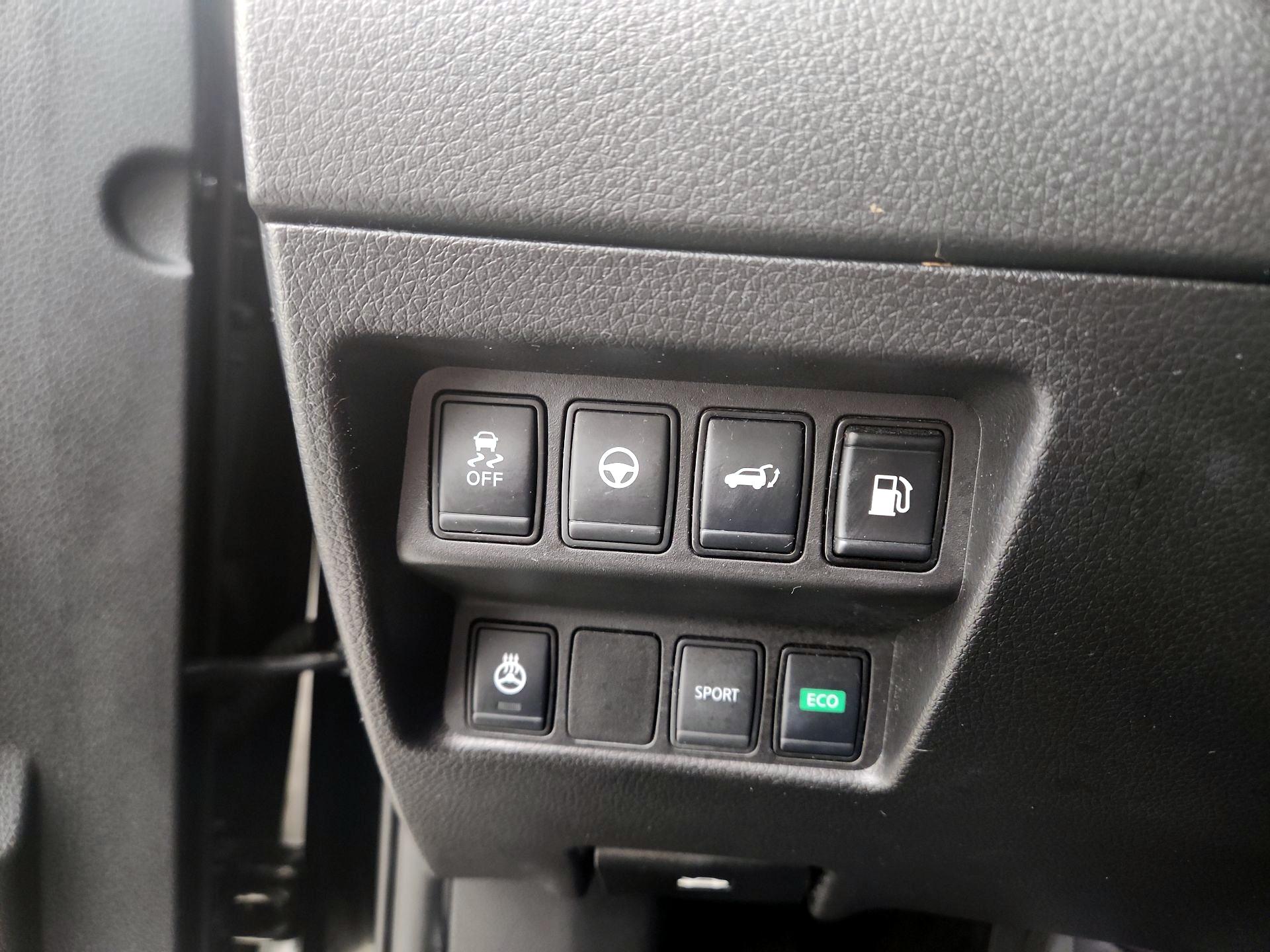 Thumbnail: 2019 Nissan Rogue - 13