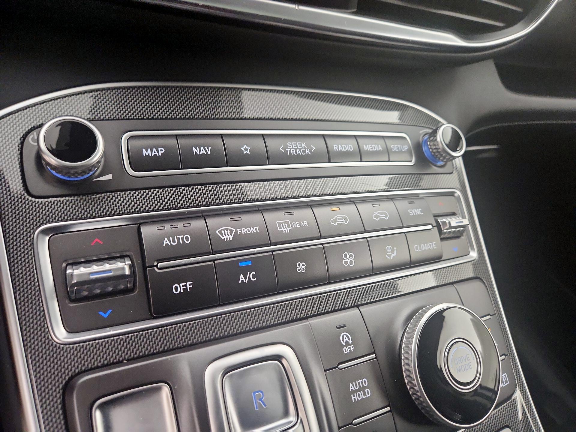 Thumbnail: 2022 Hyundai Santa Fe - 17