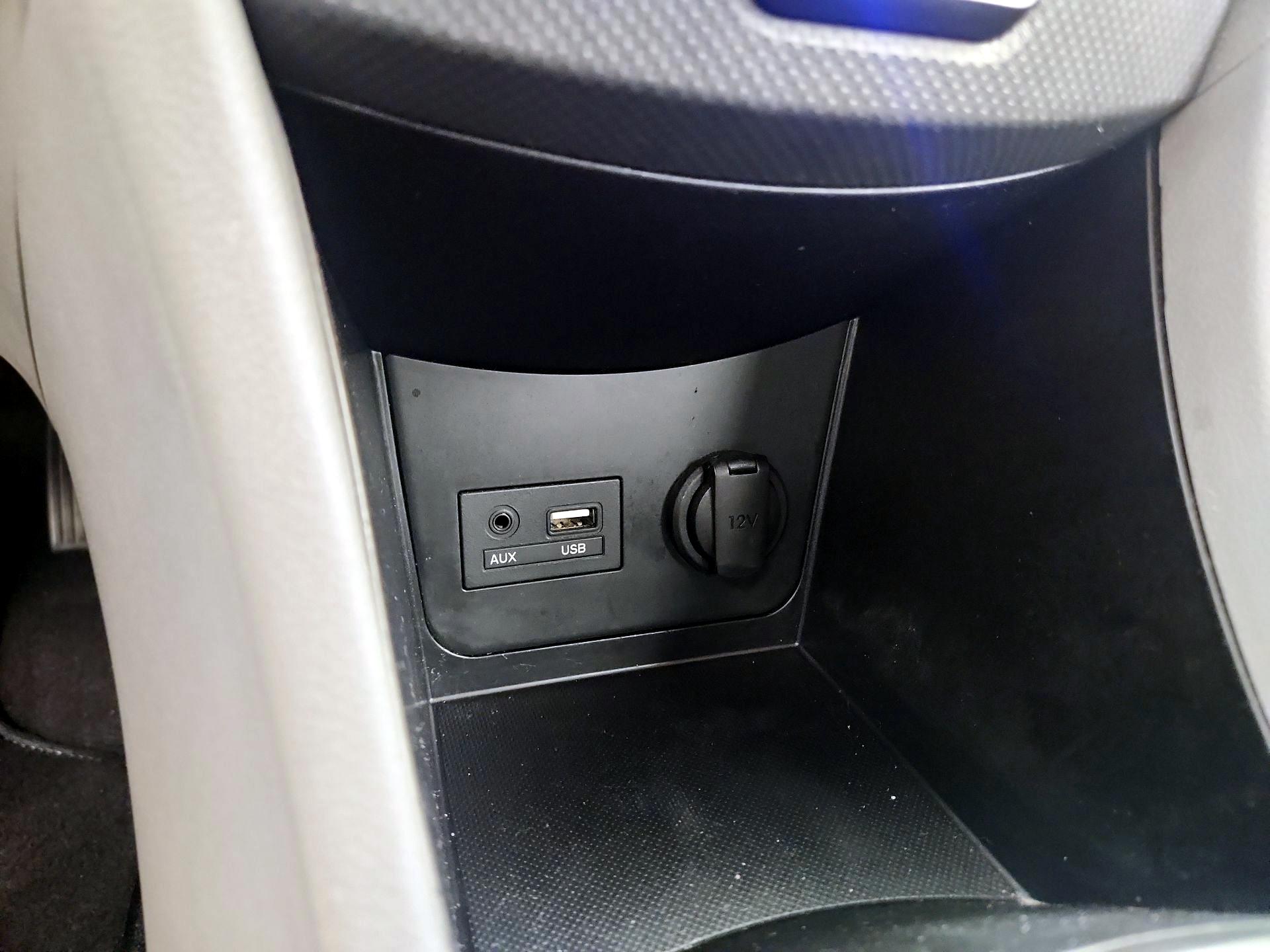 Thumbnail: 2016 Hyundai Accent - 17