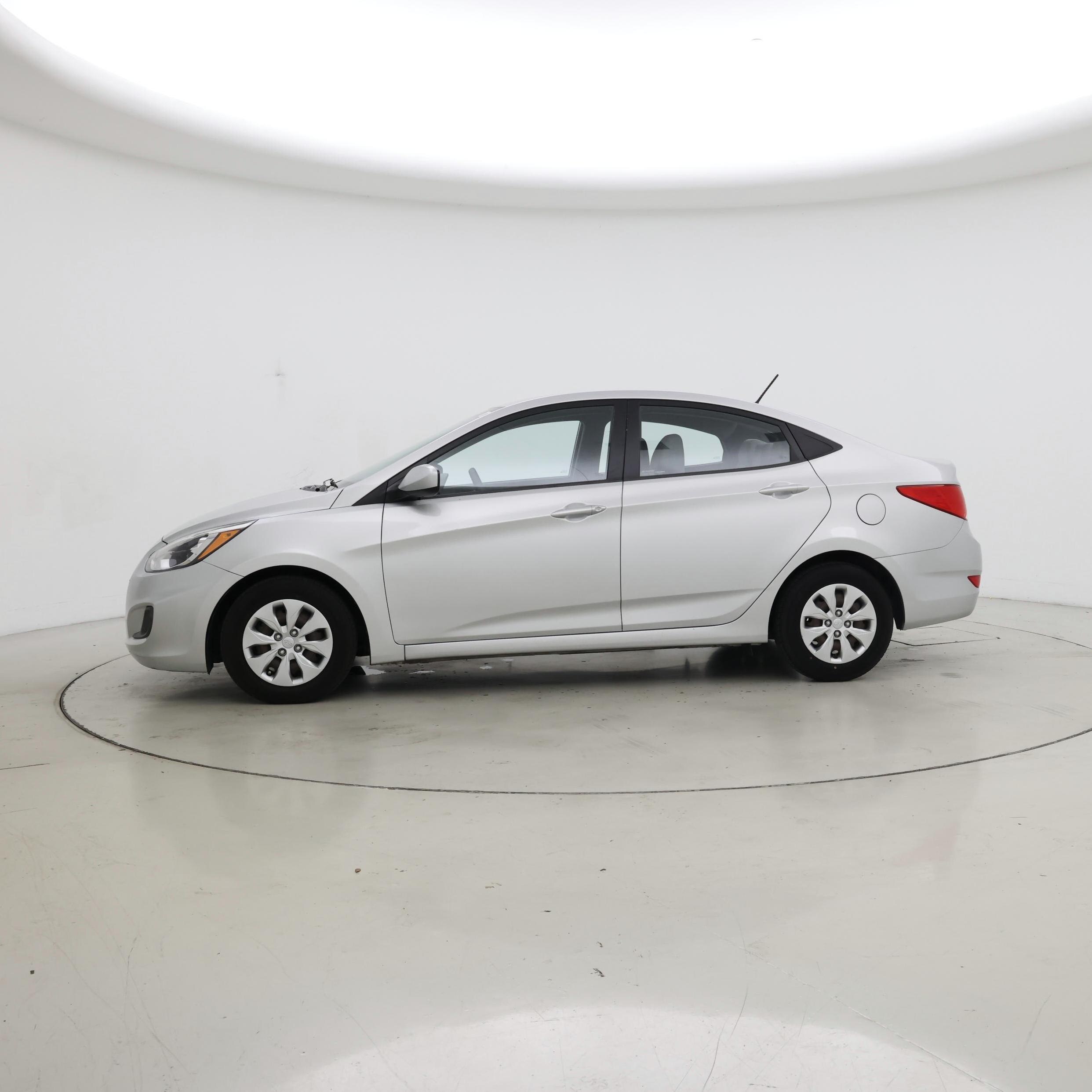 Thumbnail: 2016 Hyundai Accent - 3