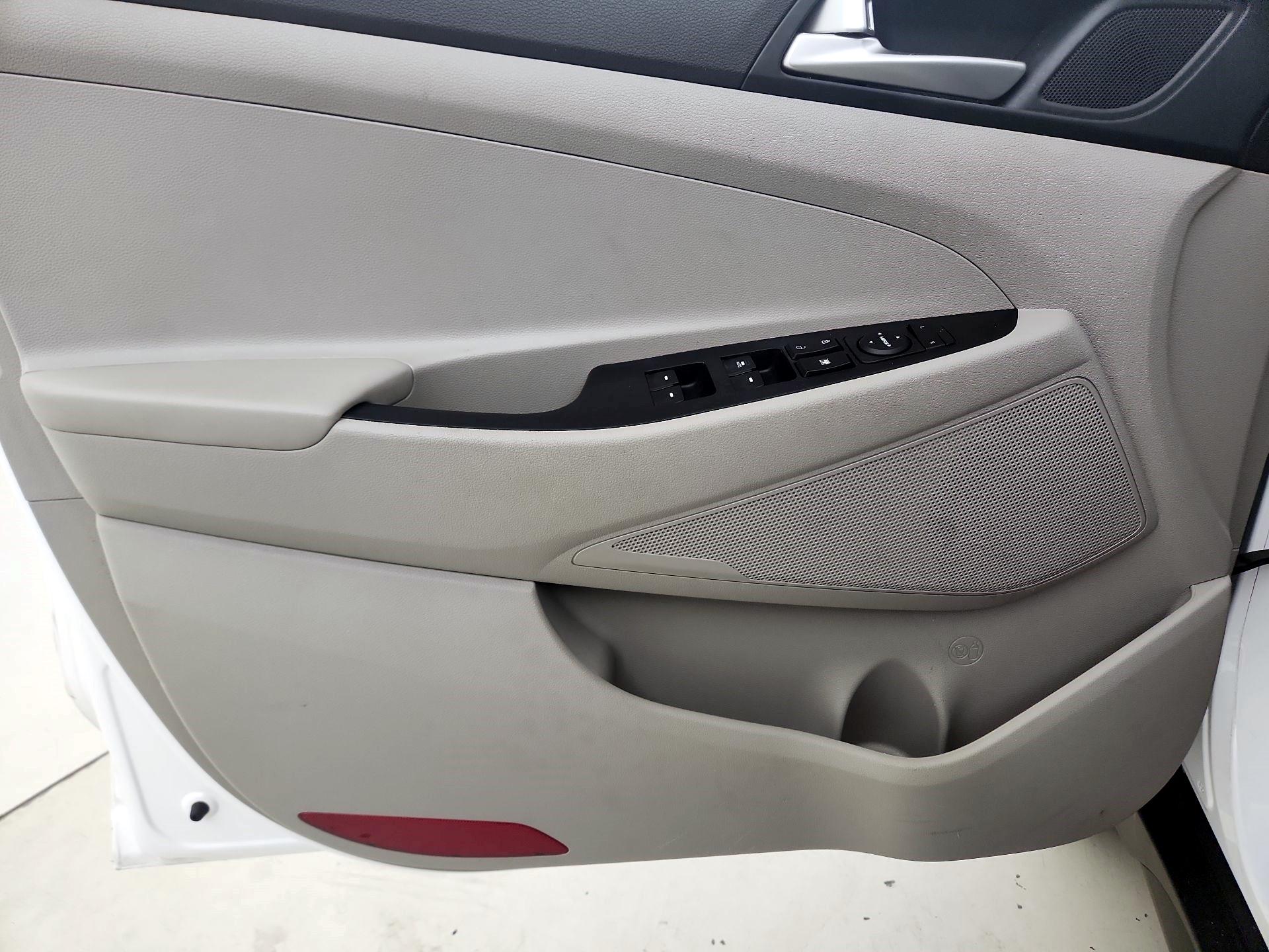 Thumbnail: 2020 Hyundai Tucson - 12