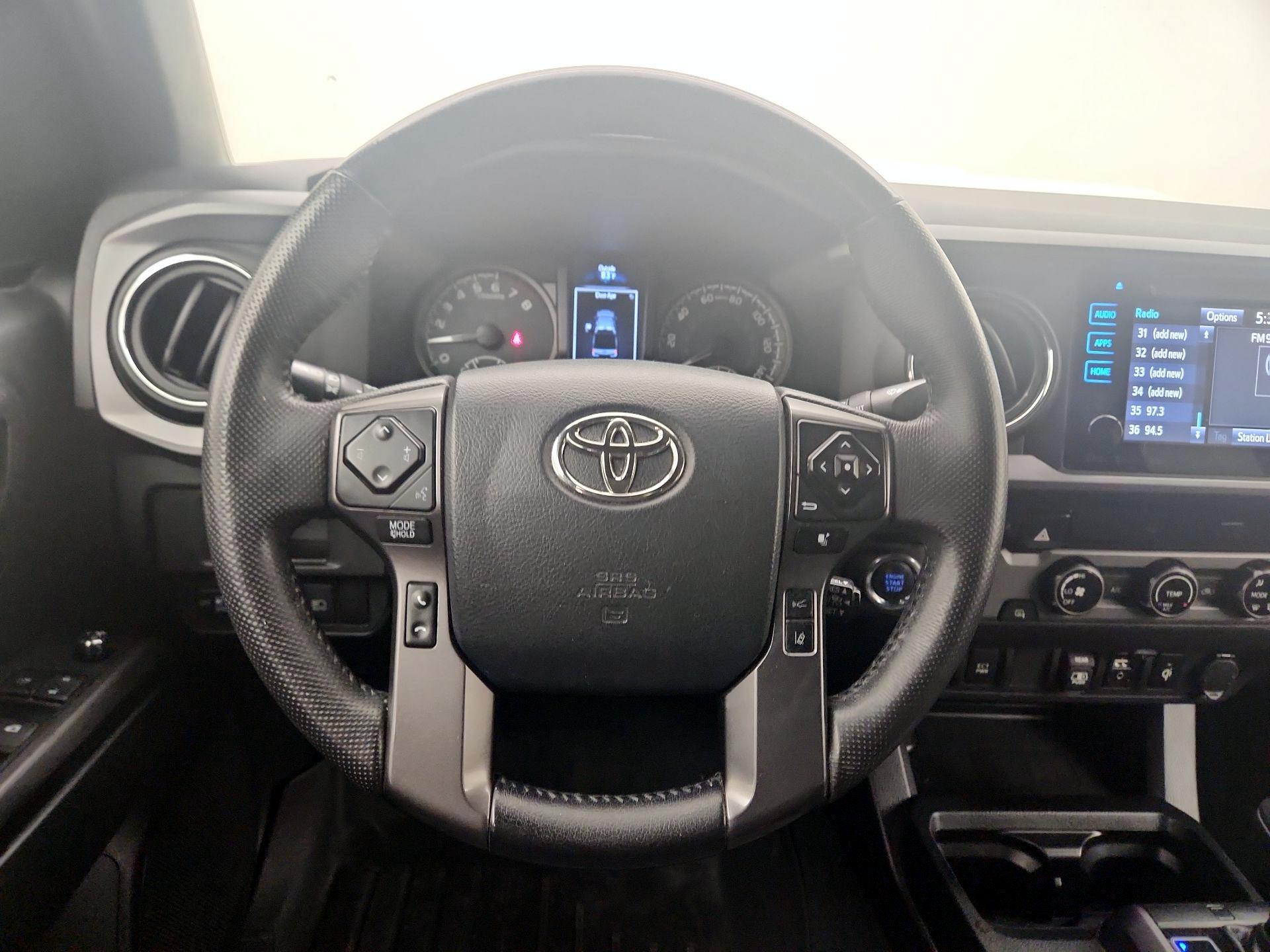 Thumbnail: 2018 Toyota Tacoma - 10