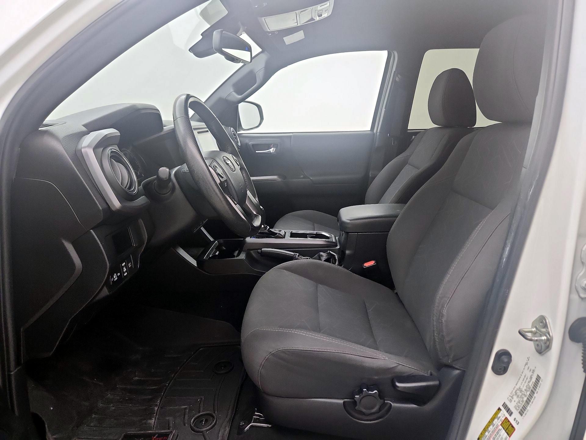 Thumbnail: 2018 Toyota Tacoma - 11