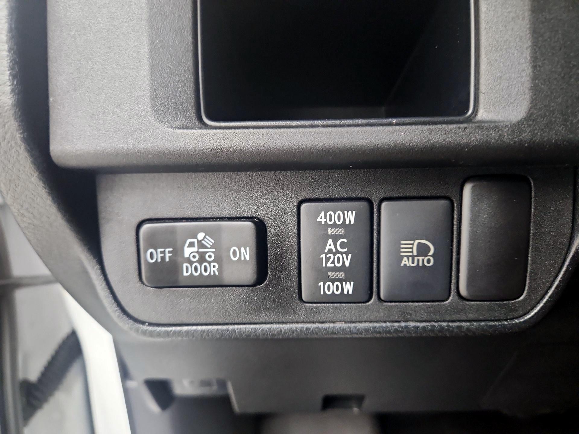 Thumbnail: 2018 Toyota Tacoma - 13