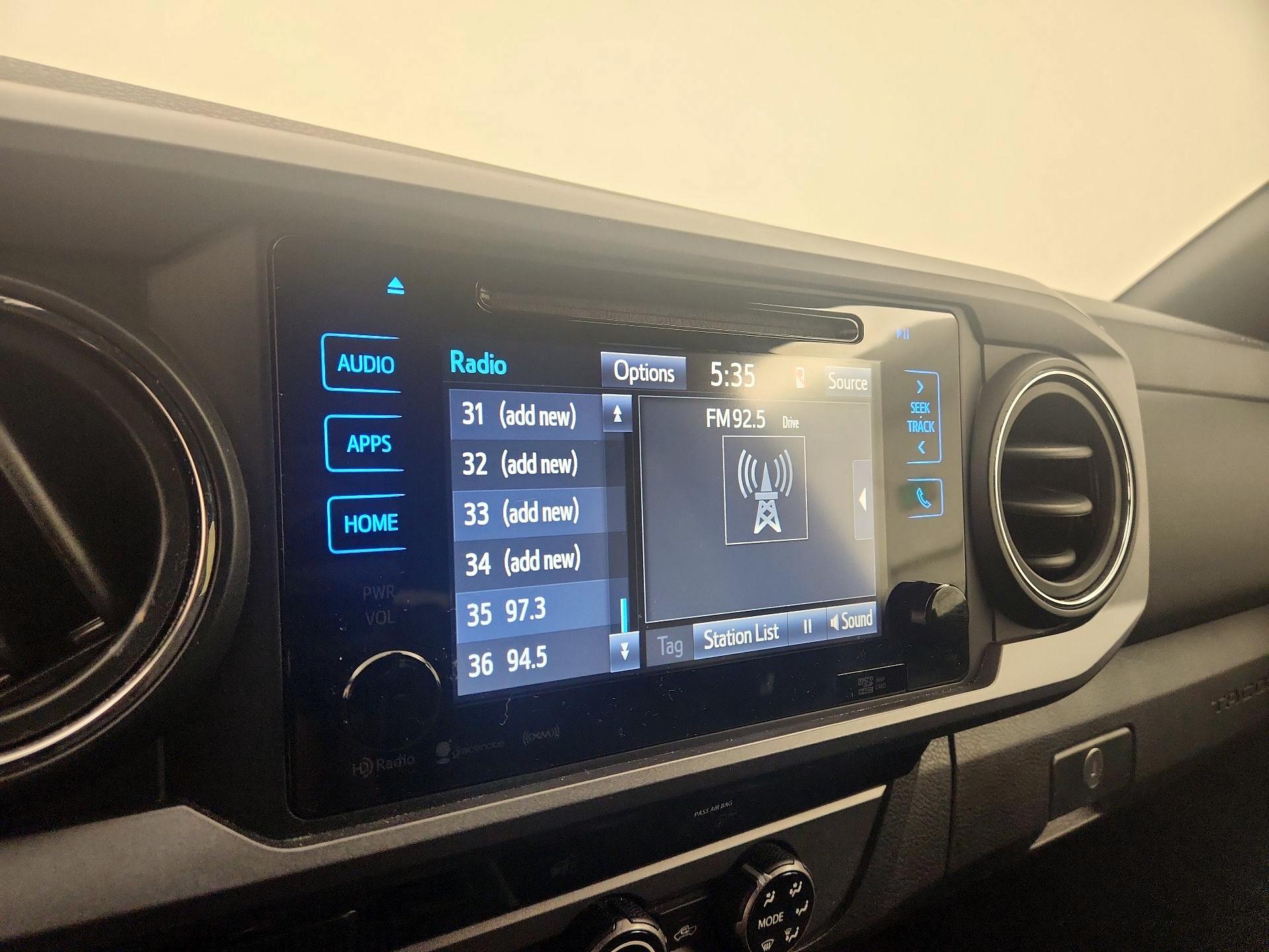 Thumbnail: 2018 Toyota Tacoma - 15