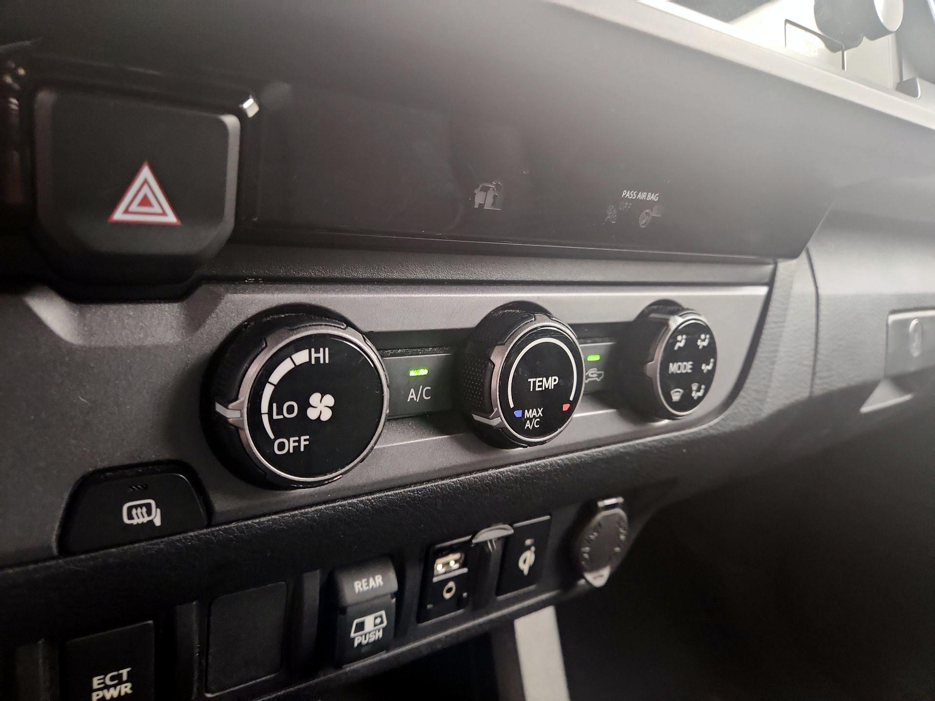 Thumbnail: 2018 Toyota Tacoma - 16