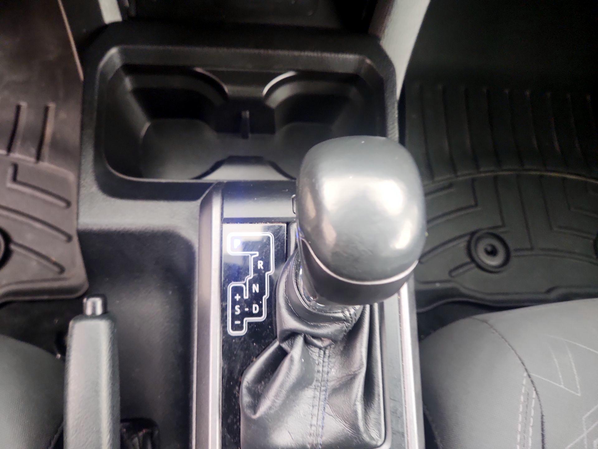 Thumbnail: 2018 Toyota Tacoma - 17