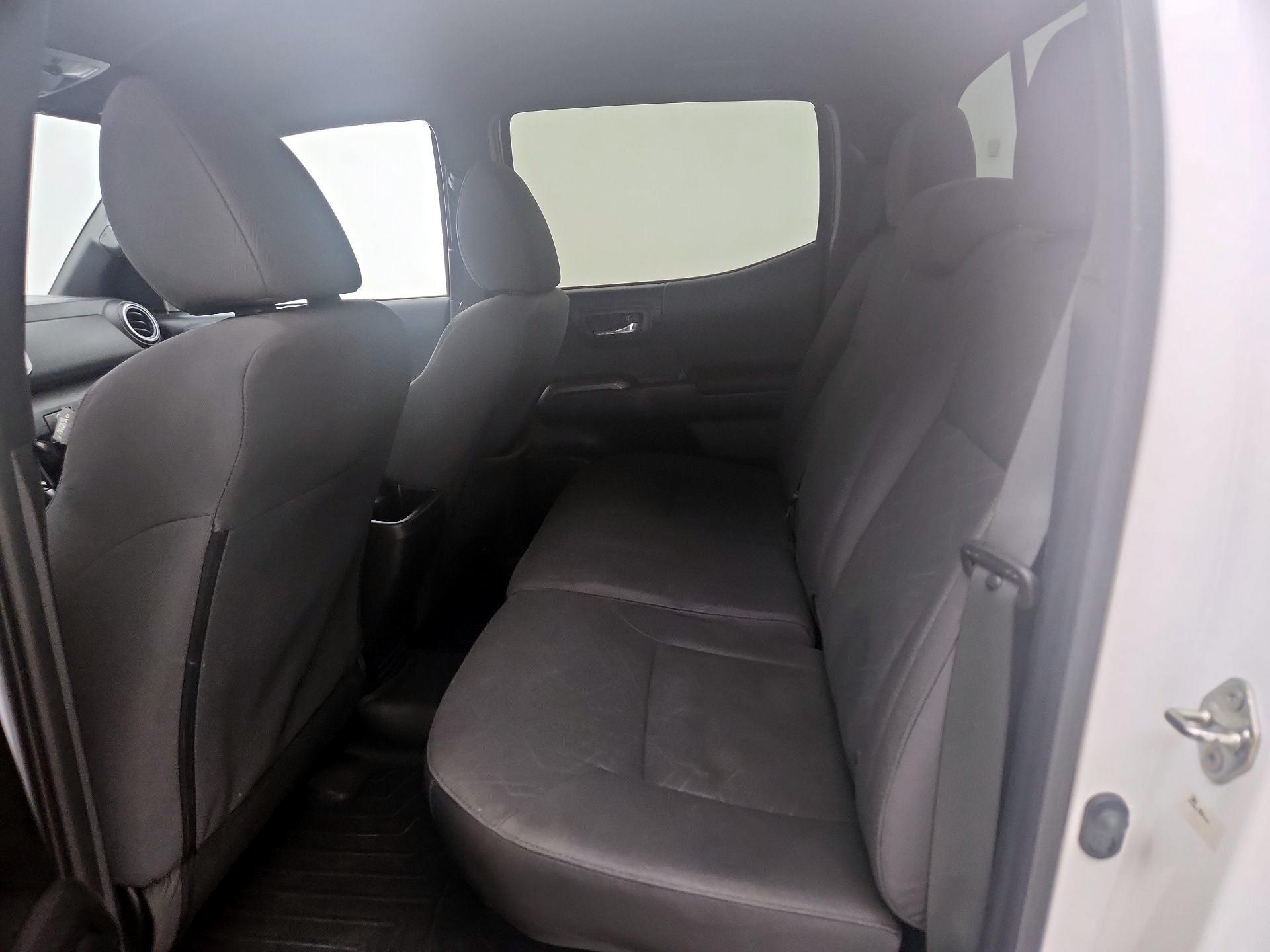 Thumbnail: 2018 Toyota Tacoma - 19