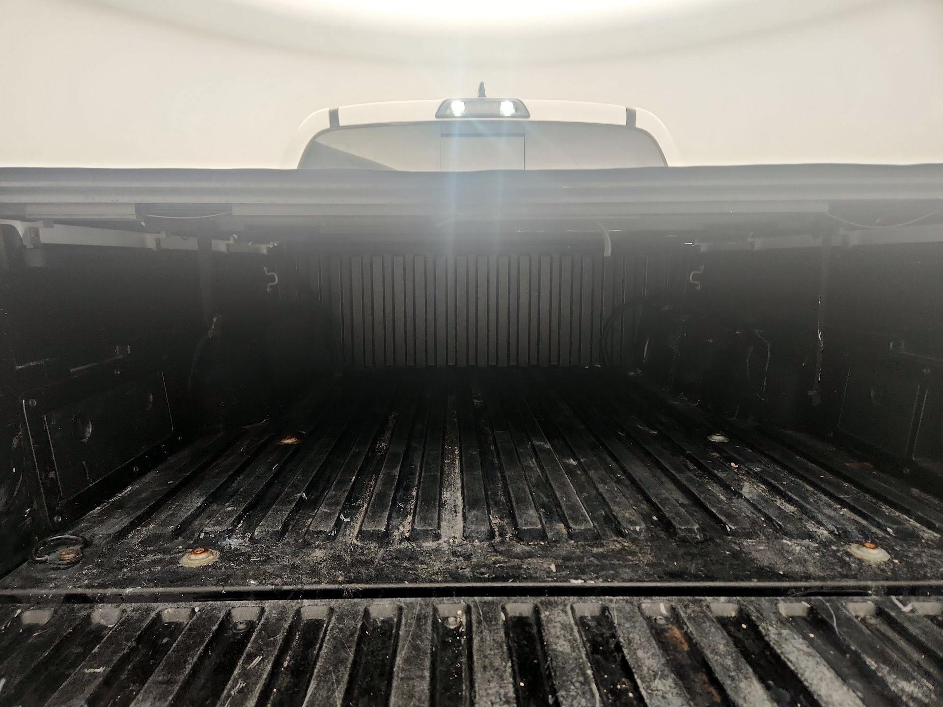 Thumbnail: 2018 Toyota Tacoma - 20