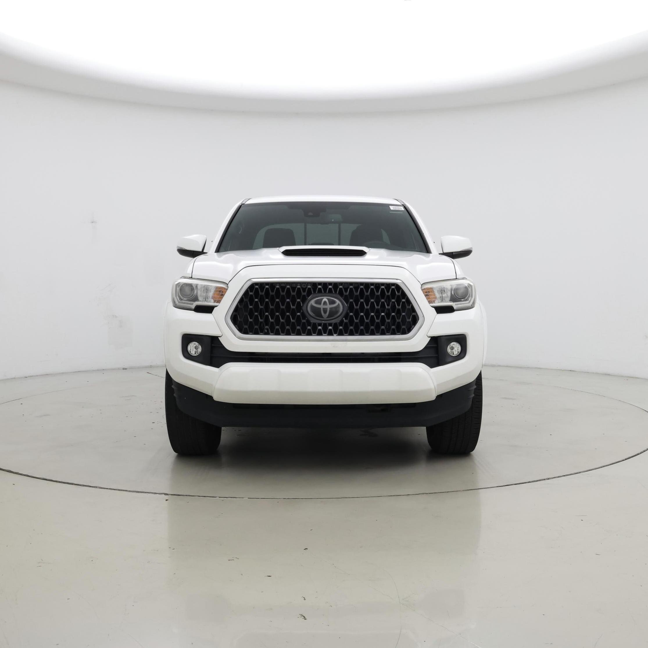 Thumbnail: 2018 Toyota Tacoma - 5