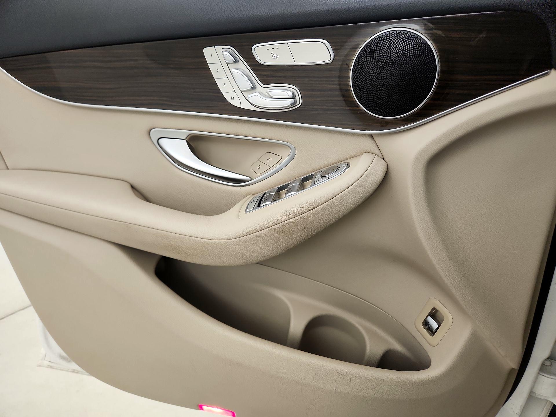 Thumbnail: 2018 Mercedes-Benz GLC - 12