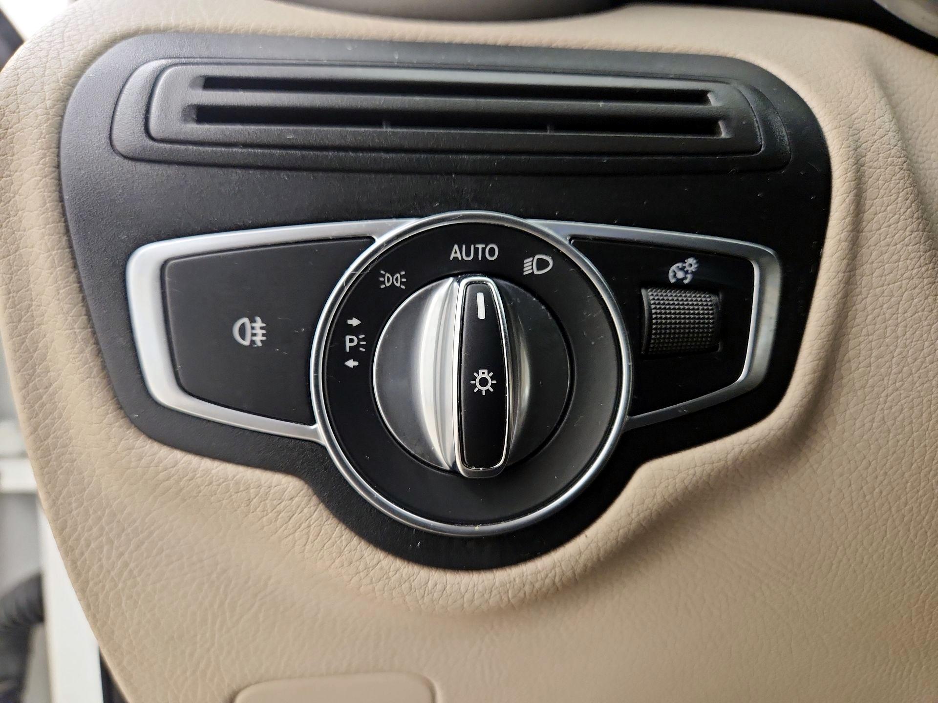 Thumbnail: 2018 Mercedes-Benz GLC - 13